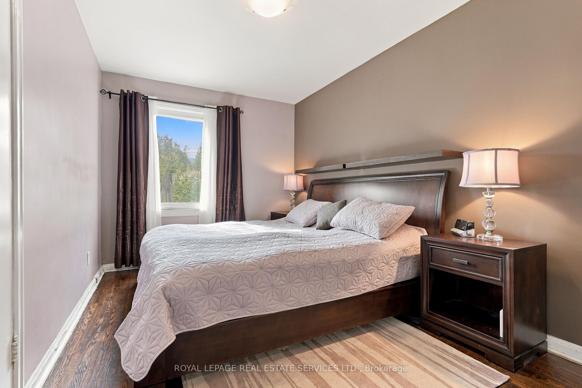 Photo 10 of 89 Yorkview Drive, Etobicoke, Stonegate-Queensway — HOMEH
