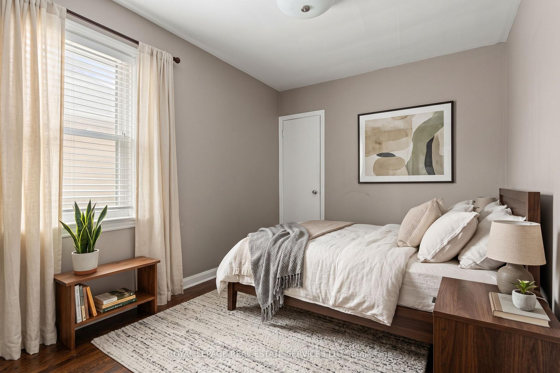 Photo 11 of 89 Yorkview Drive, Etobicoke, Stonegate-Queensway — HOMEH