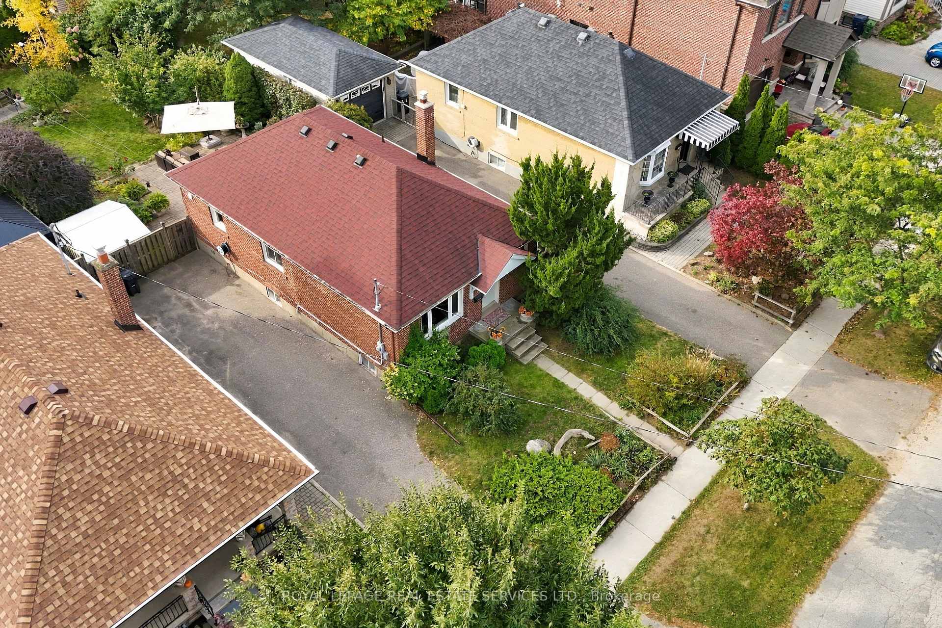 Photo 22 of 89 Yorkview Drive, Etobicoke, Stonegate-Queensway — HOMEH