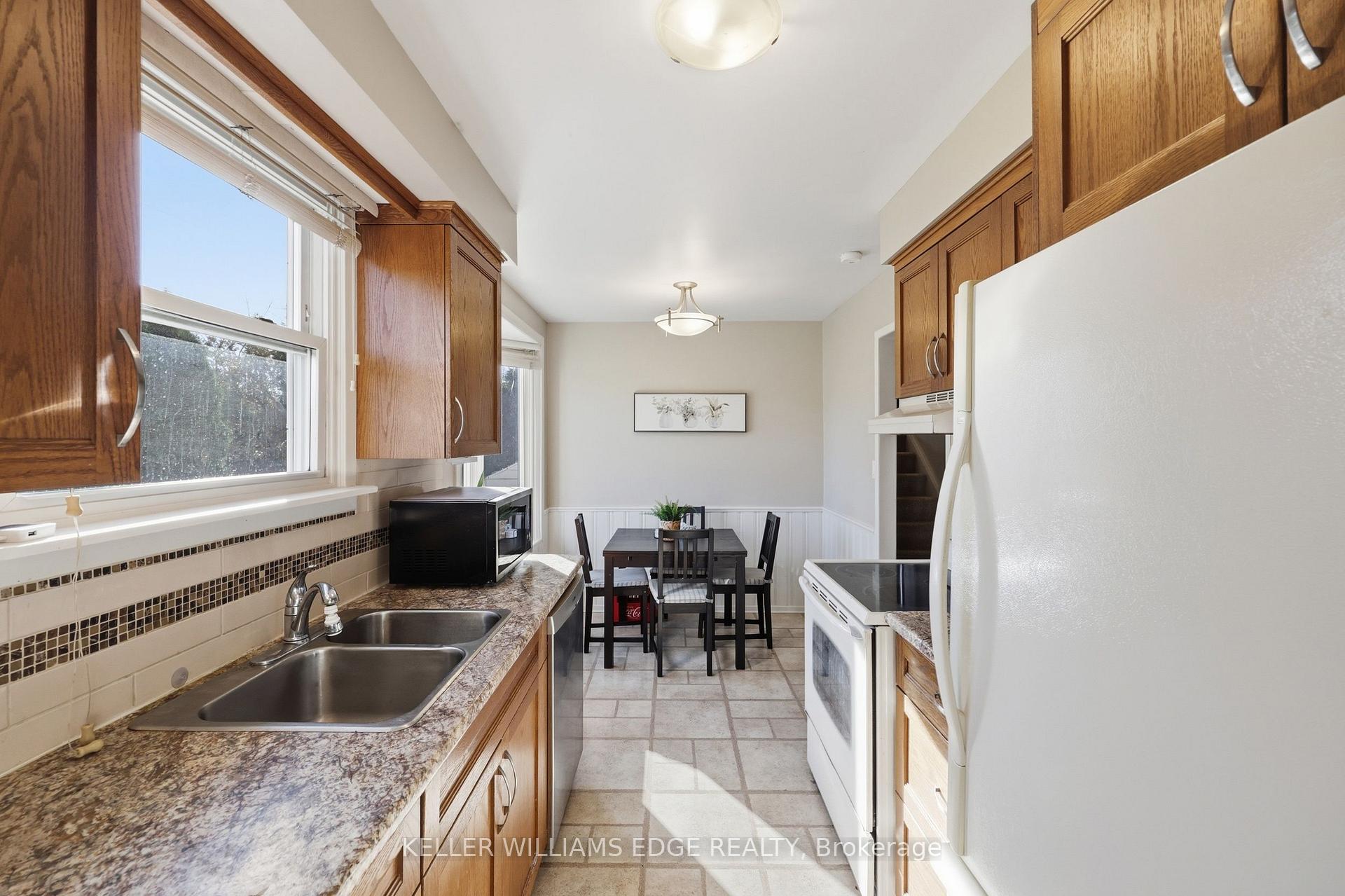 Photo 6 of 111 Tupper Drive, Thorold, Confederation Heights — HOMEH