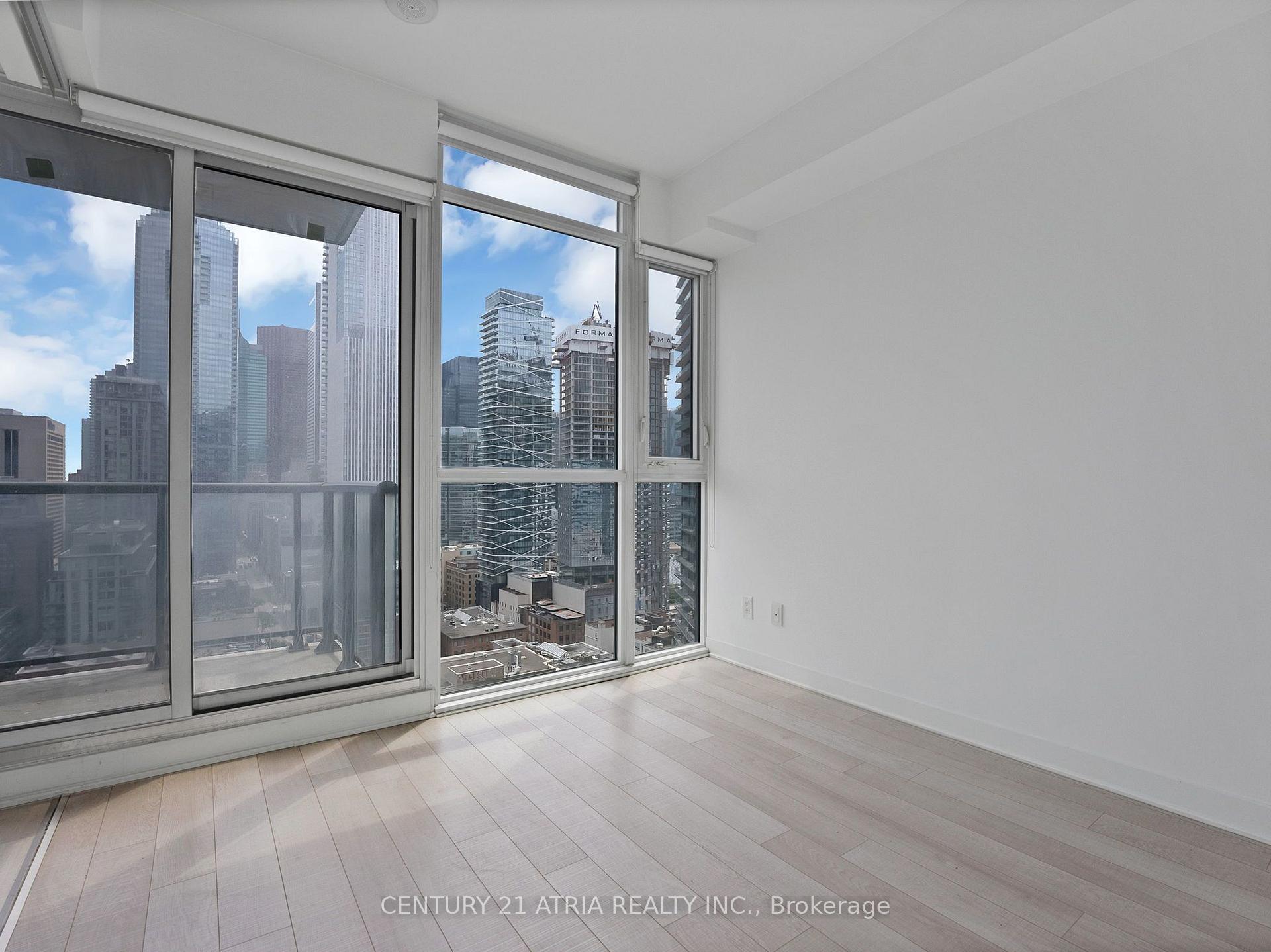 Photo 4 of Unit 2109, 290 Adelaide Street W, Toronto, Waterfront Communities — HOMEH