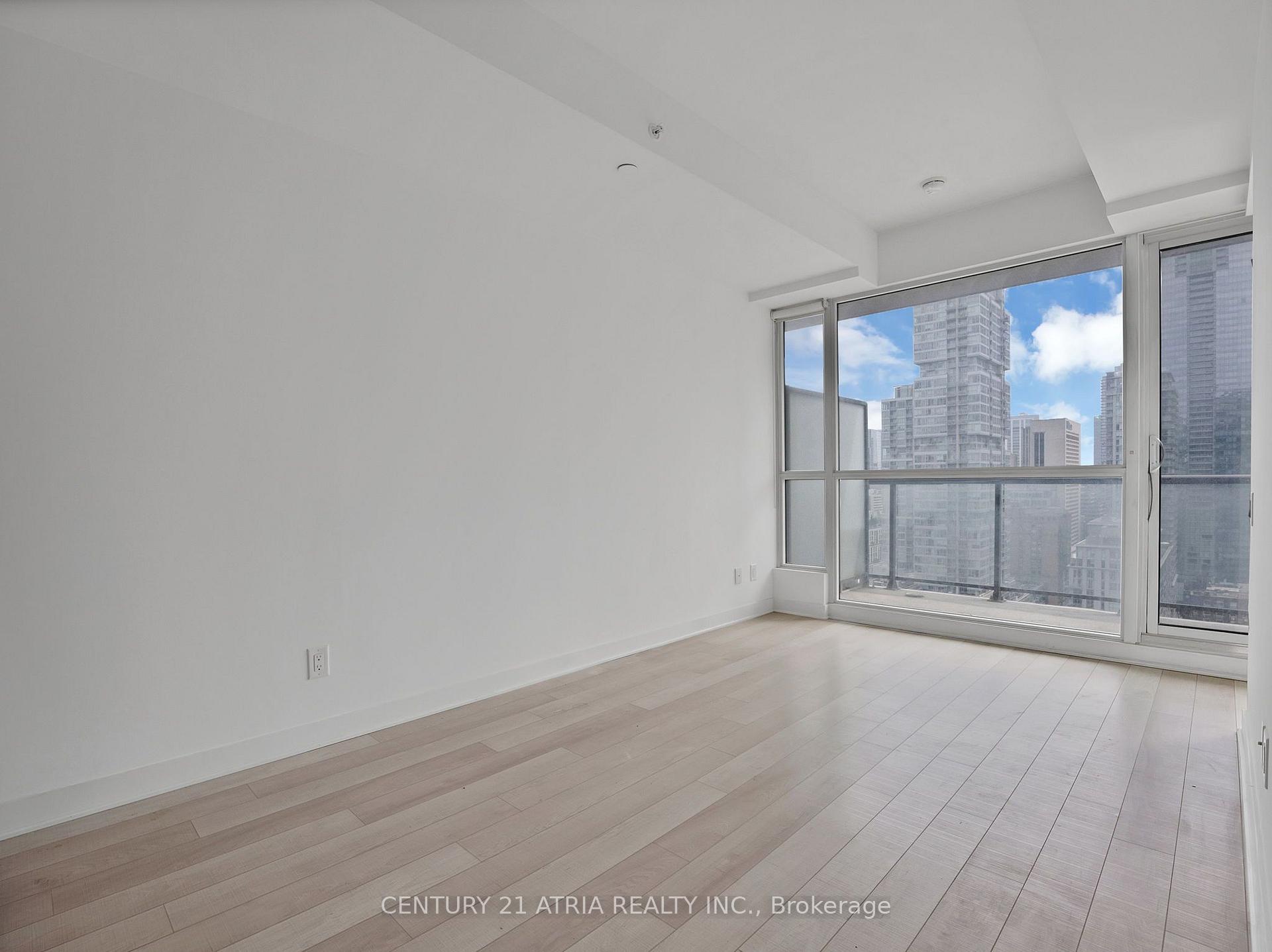 Photo 5 of Unit 2109, 290 Adelaide Street W, Toronto, Waterfront Communities — HOMEH