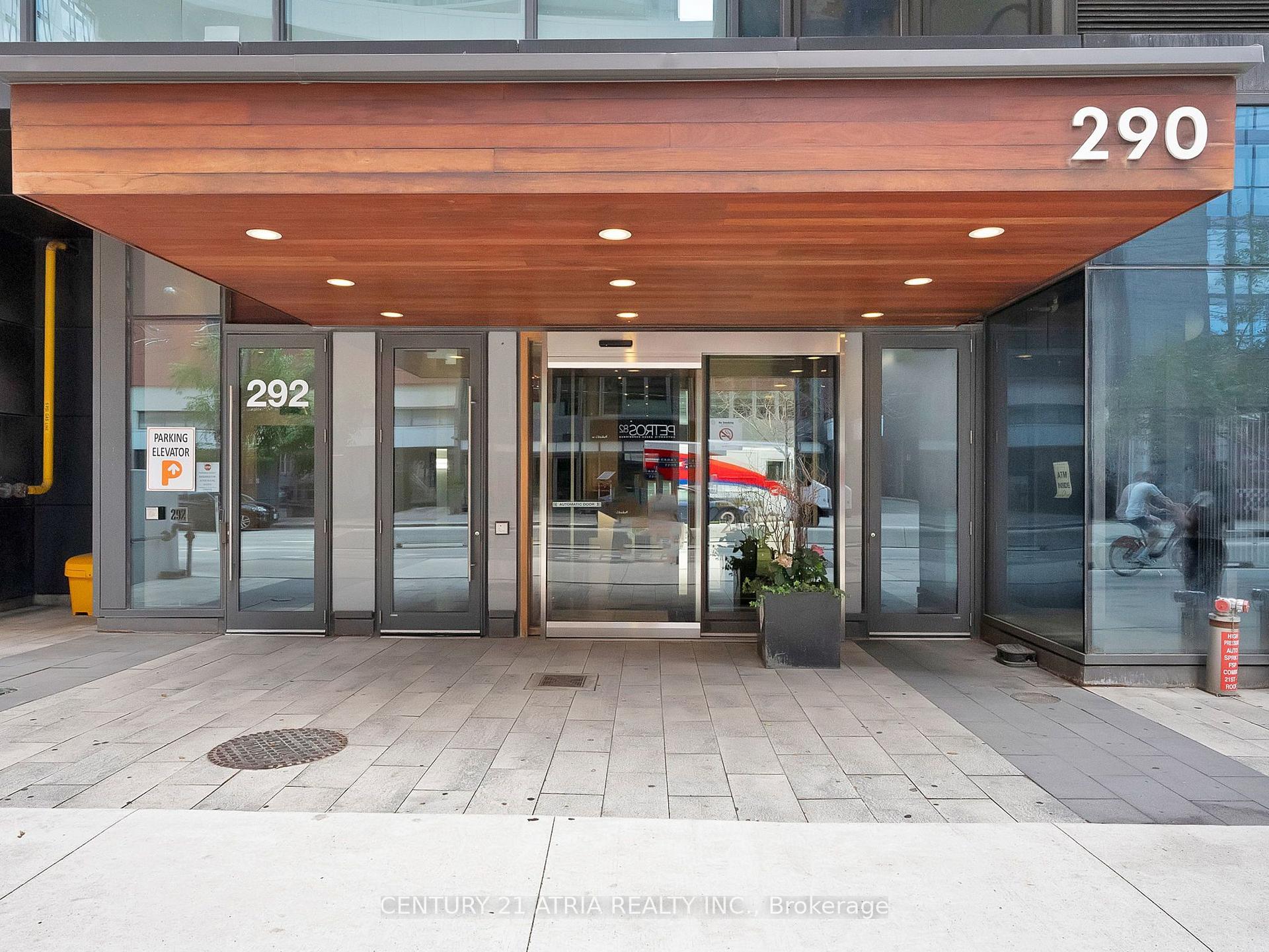 Photo 12 of Unit 2109, 290 Adelaide Street W, Toronto, Waterfront Communities — HOMEH