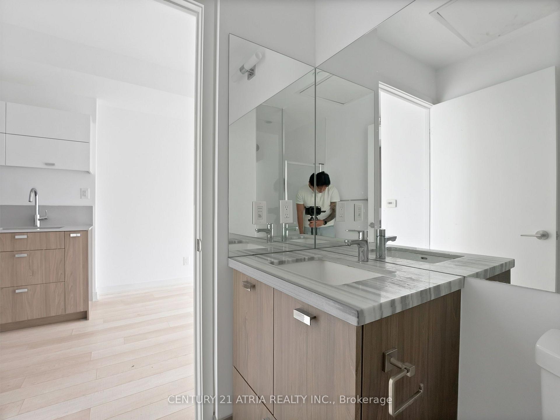 Photo 13 of Unit 2109, 290 Adelaide Street W, Toronto, Waterfront Communities — HOMEH