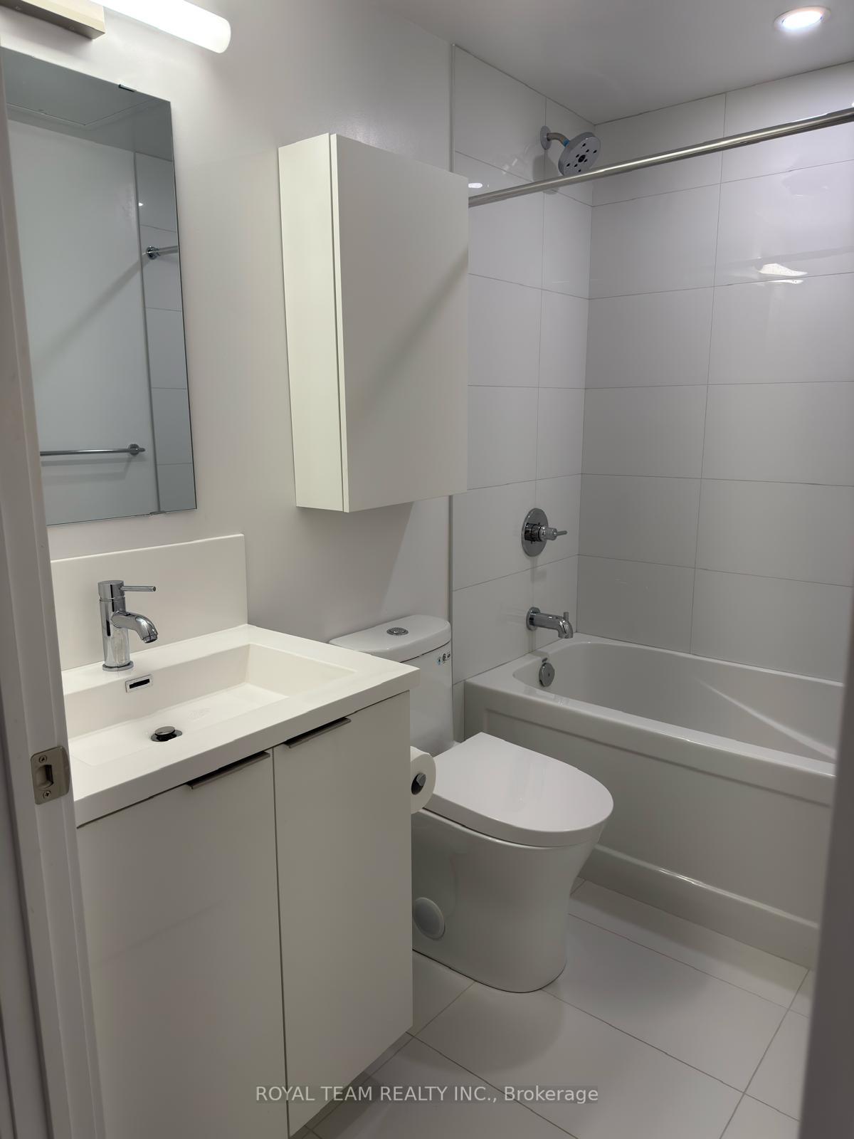 Photo 4 of Unit 1406, 238 Simcoe Street W, Toronto, Kensington-Chinatown — HOMEH