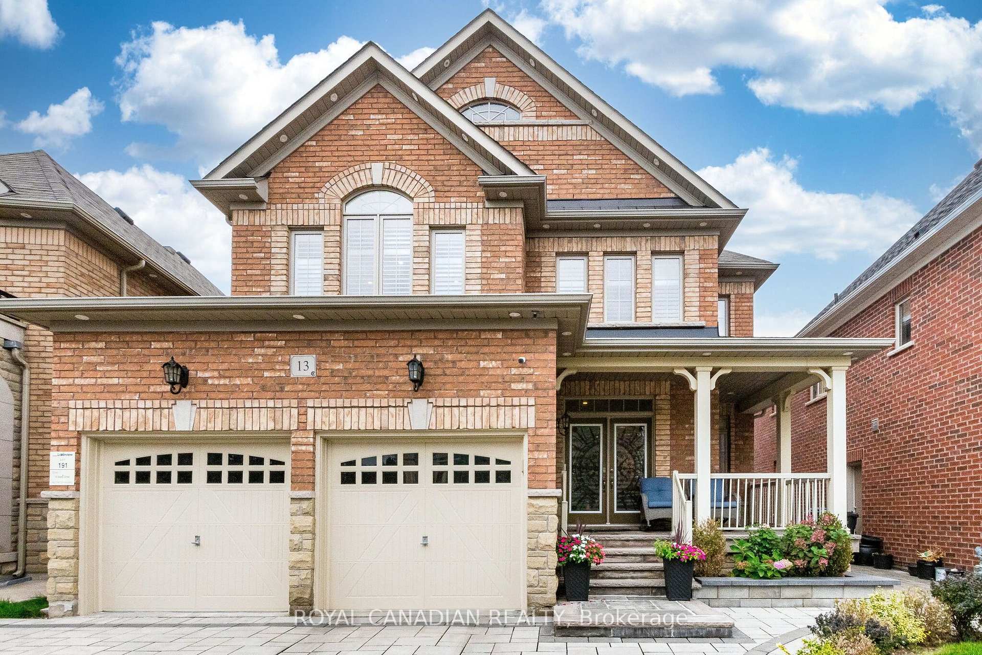 Photo 2 of 13 Island Grove, Brampton, Credit Valley — HOMEH