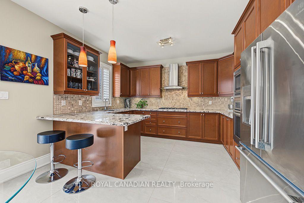 Photo 9 of 13 Island Grove, Brampton, Credit Valley — HOMEH