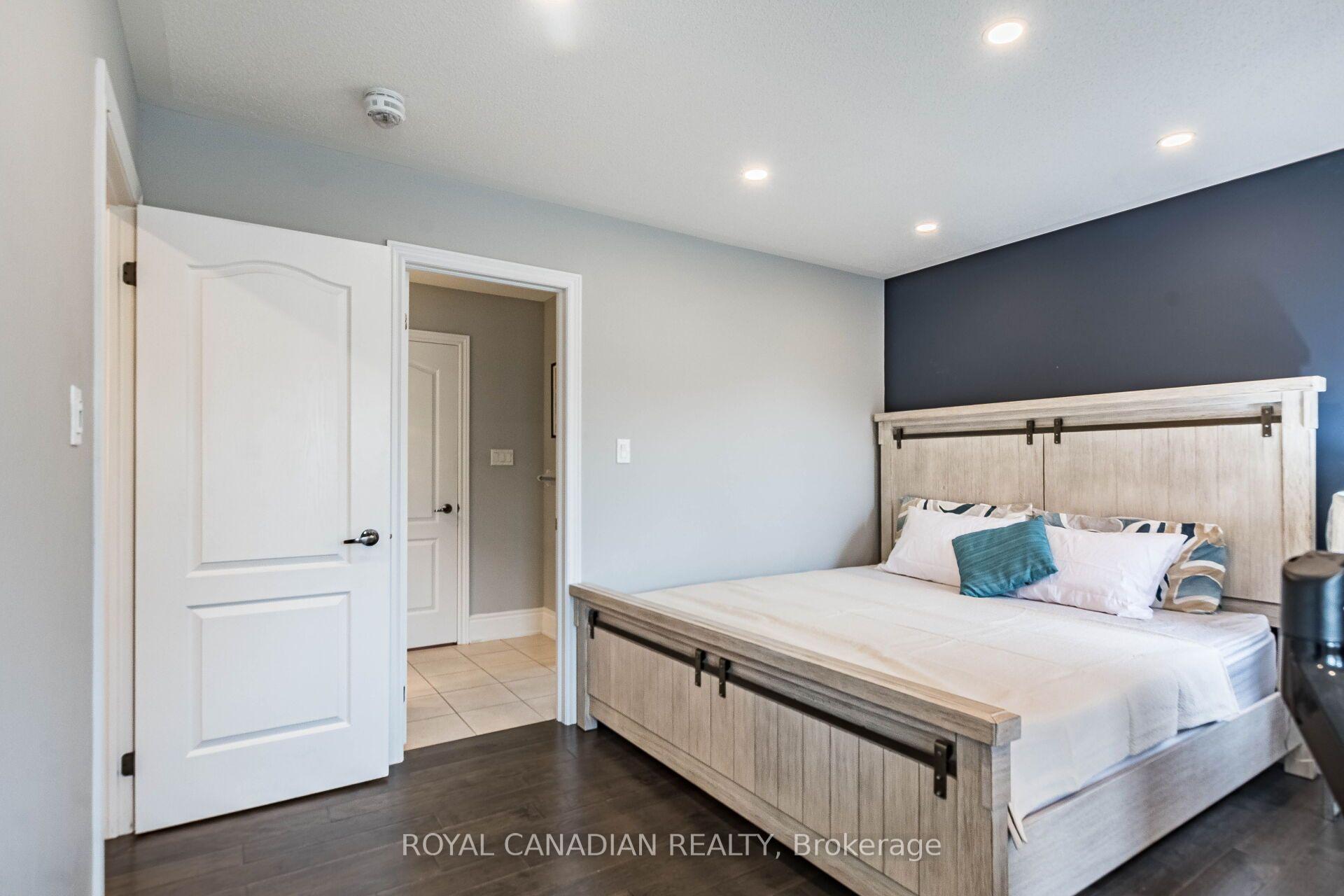 Photo 26 of 13 Island Grove, Brampton, Credit Valley — HOMEH