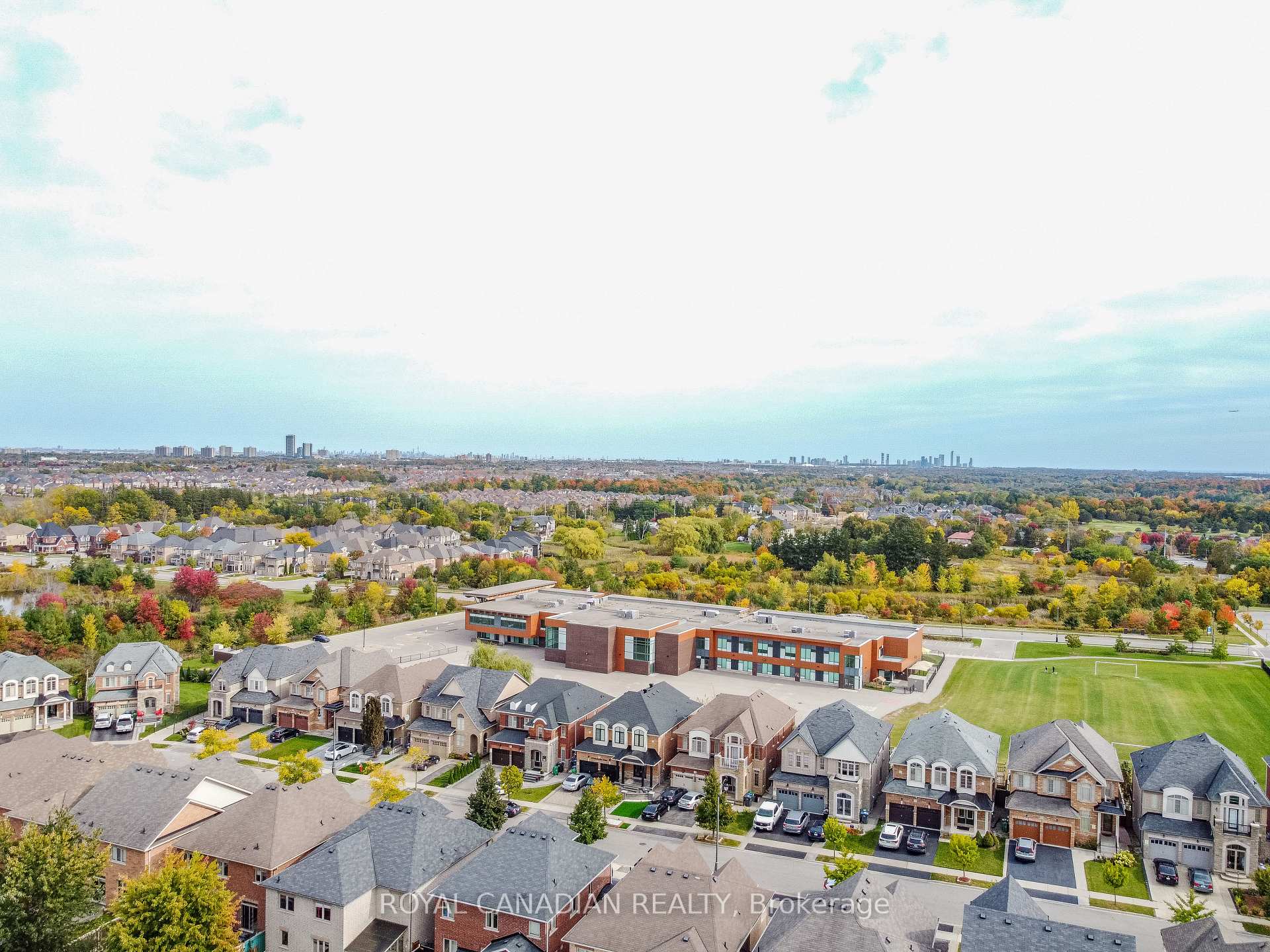 Photo 49 of 13 Island Grove, Brampton, Credit Valley — HOMEH