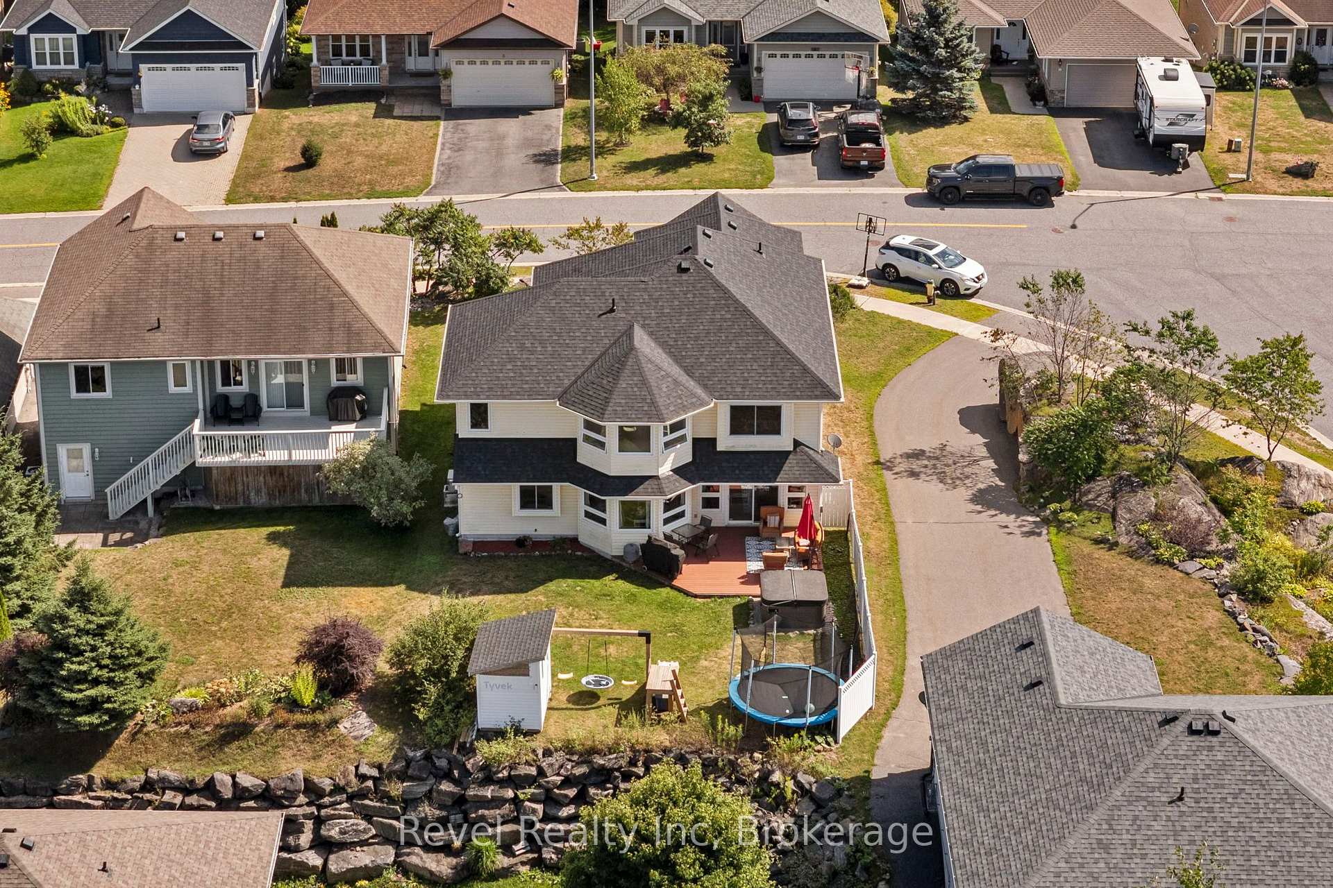 Photo 3 of 5 Avery Court, Parry Sound — HOMEH