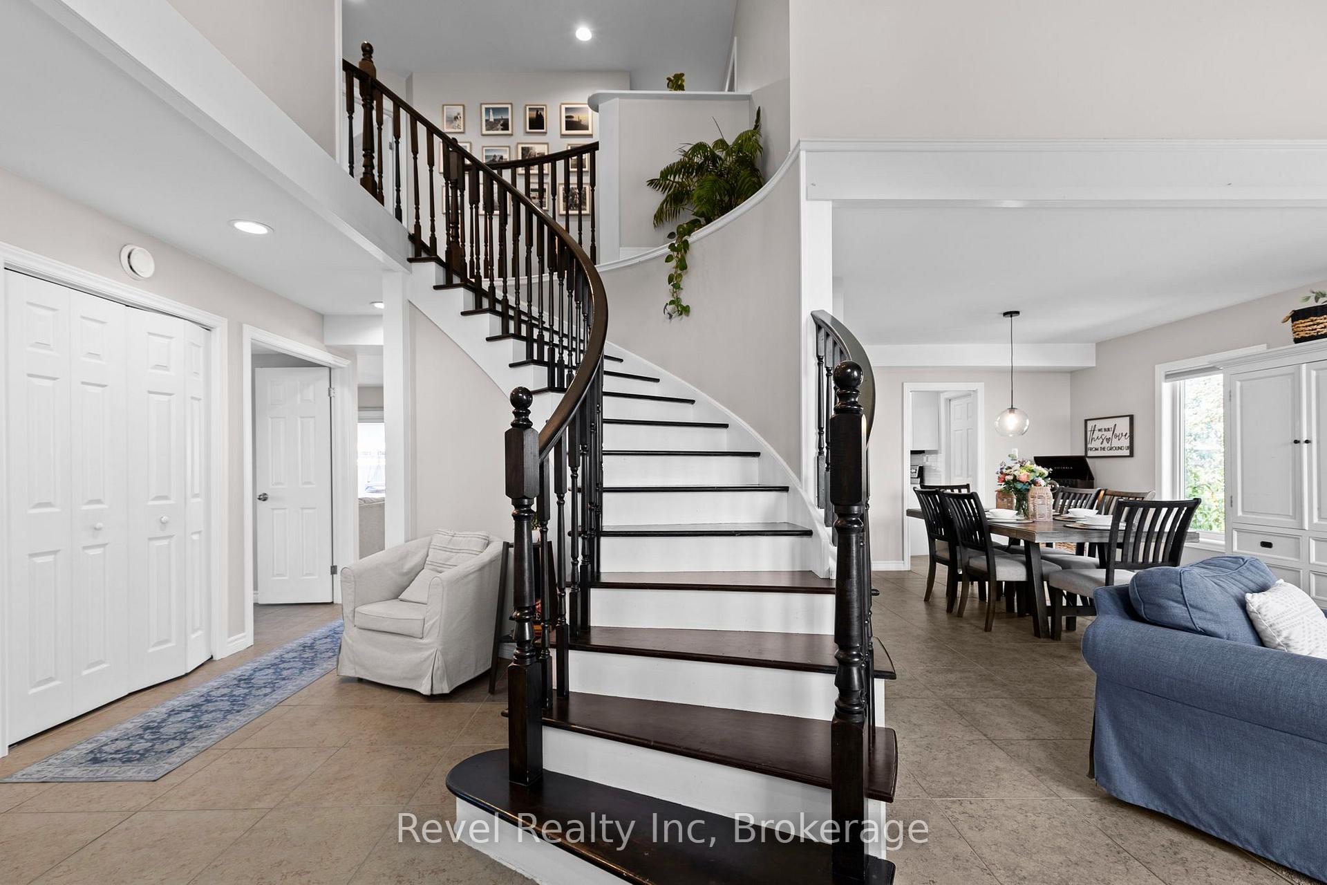 Photo 6 of 5 Avery Court, Parry Sound — HOMEH