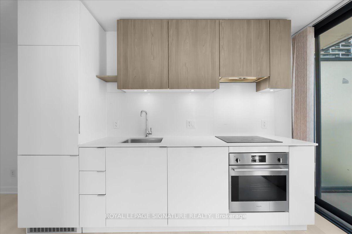 Photo 8 of Unit 1805, 161 Roehampton Avenue, Toronto, Mount Pleasant West — HOMEH