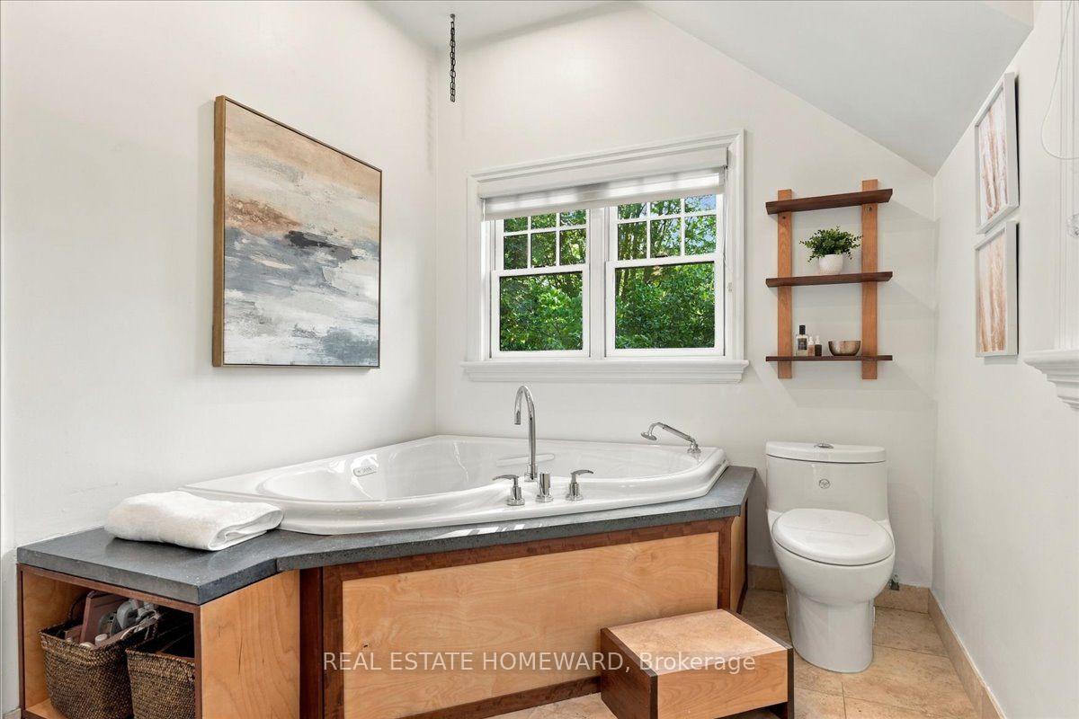 Photo 21 of 35 Springbank Avenue, Scarborough, Birchcliffe-Cliffside — HOMEH