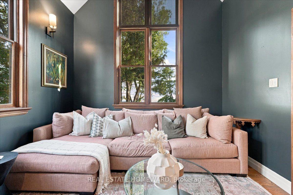 Photo 29 of 35 Springbank Avenue, Scarborough, Birchcliffe-Cliffside — HOMEH