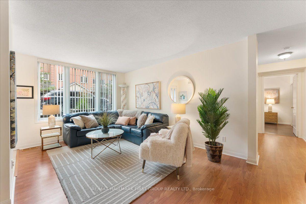 Photo of Unit 607, 1400 The Esplanade N