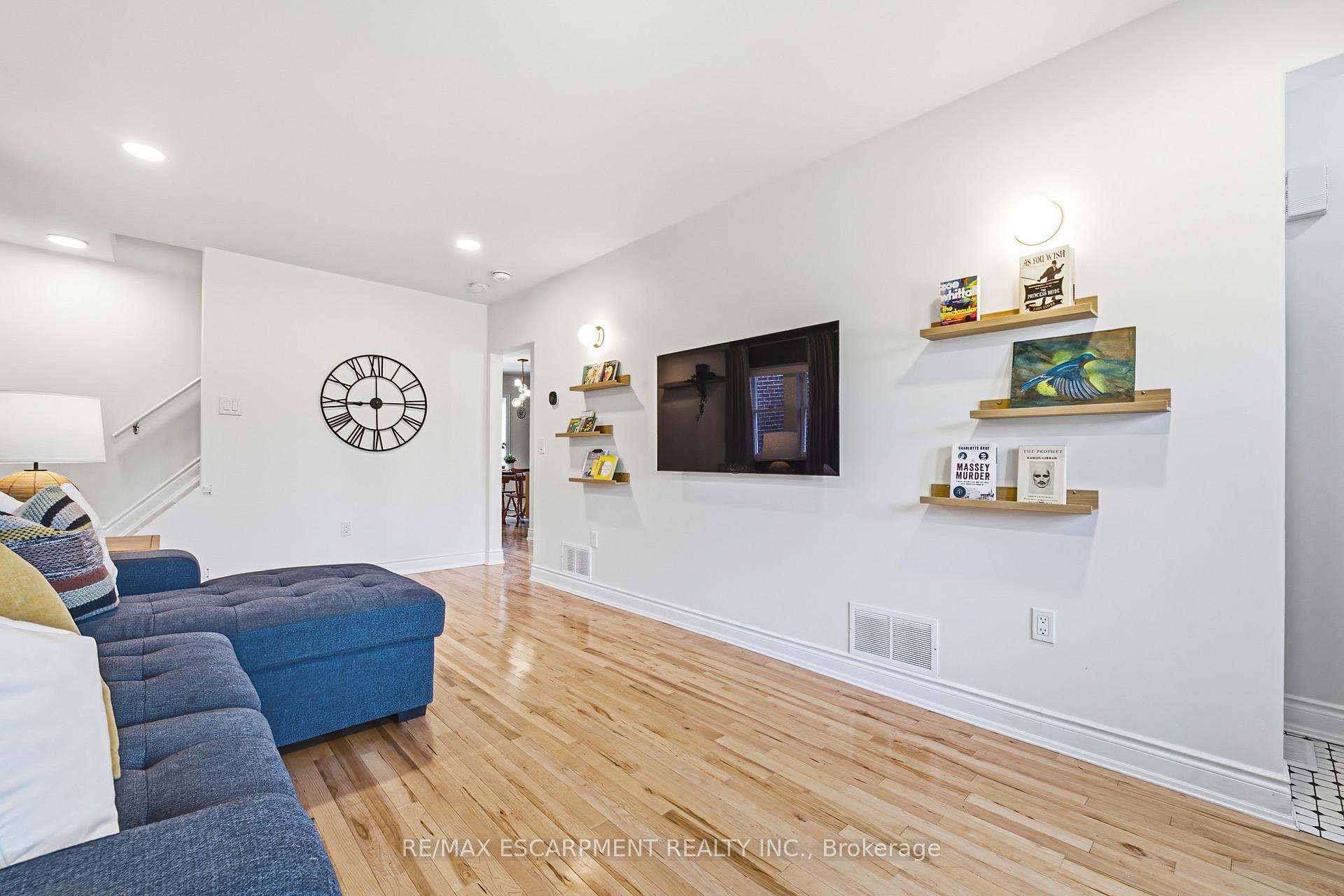 Photo 6 of 255 Weir Street N, Hamilton, Homeside — HOMEH