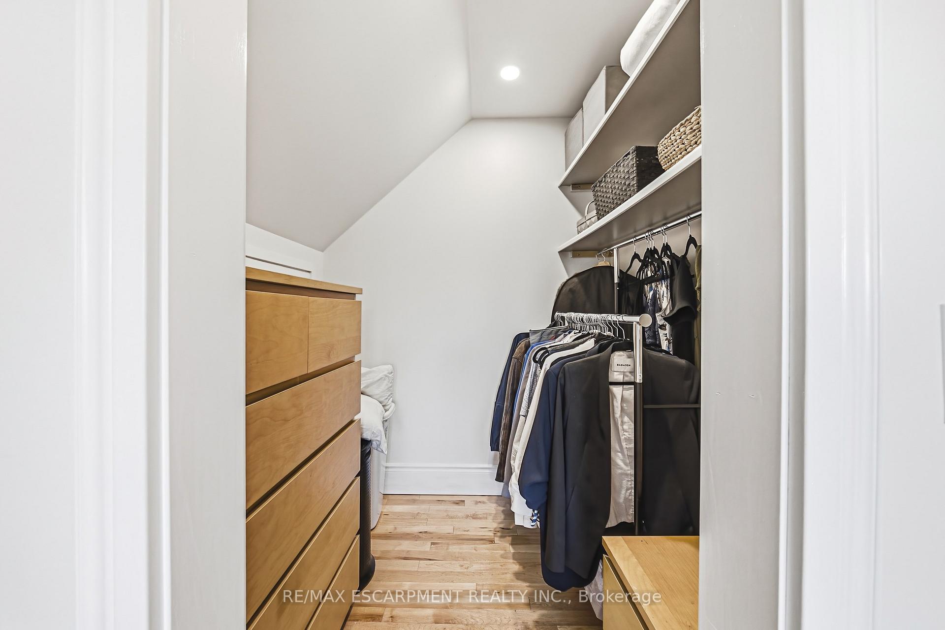 Photo 22 of 255 Weir Street N, Hamilton, Homeside — HOMEH