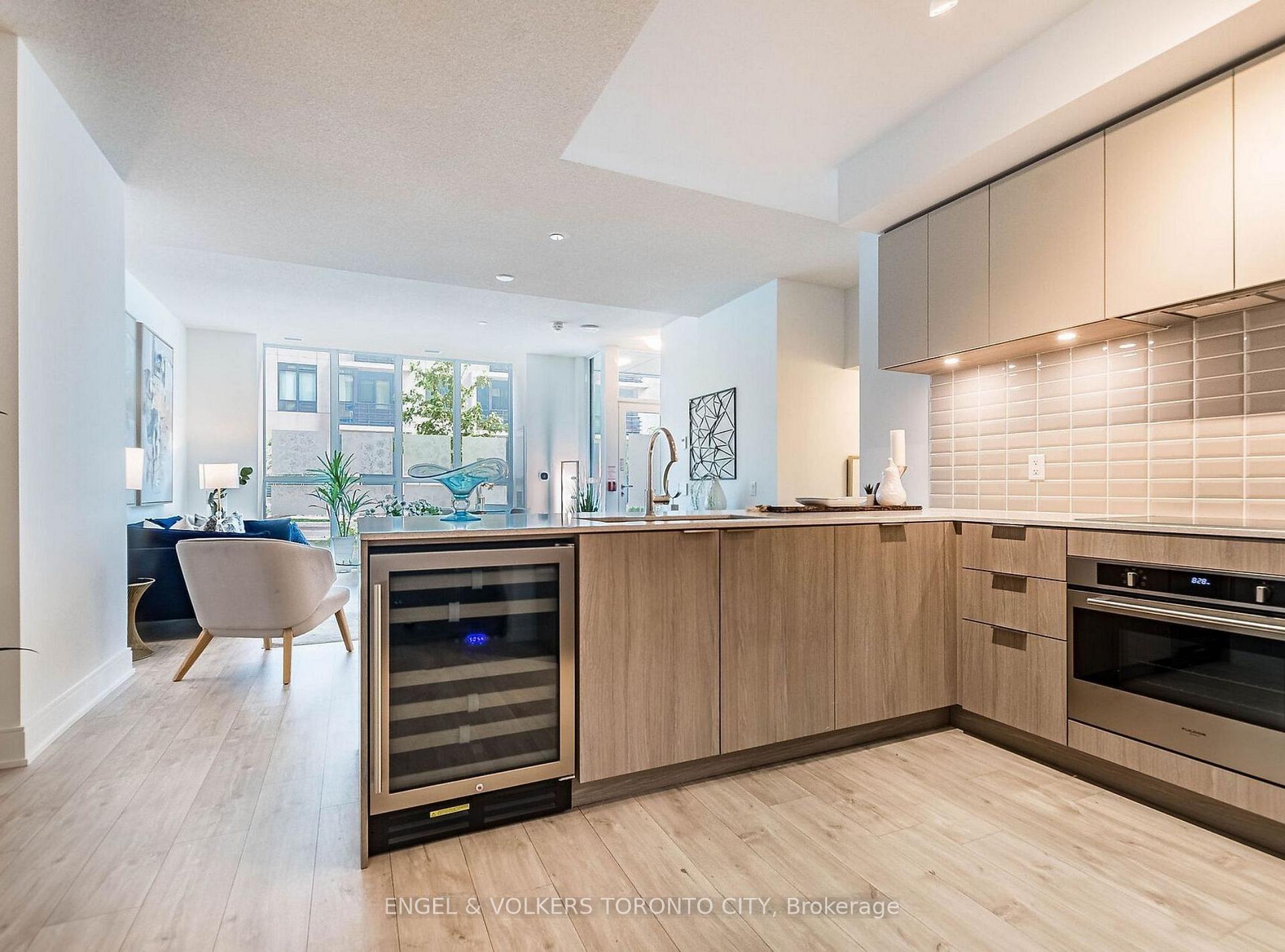 Photo 5 of Unit TH104, 70 Annie Craig Drive, Etobicoke, Mimico — HOMEH