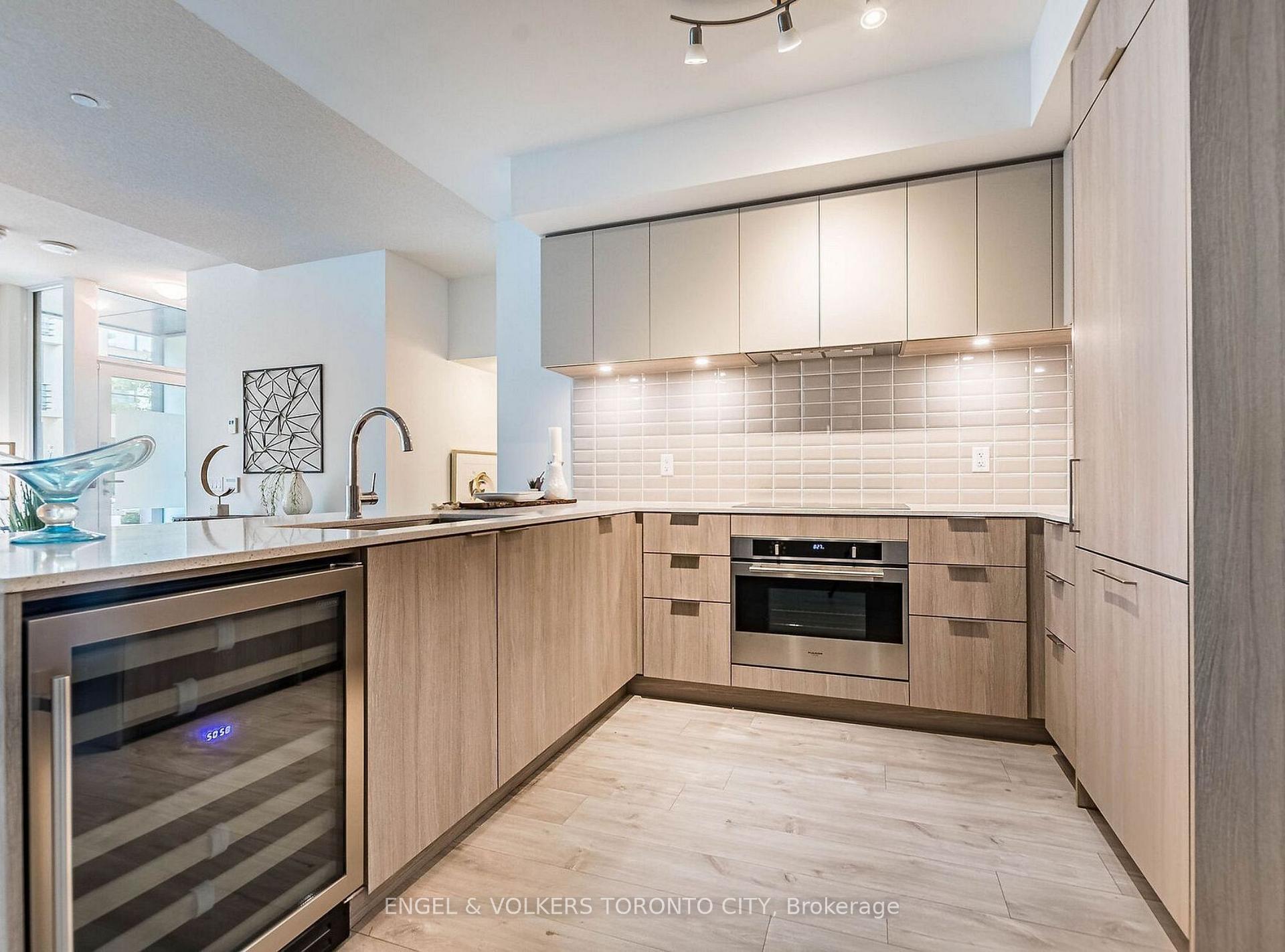 Photo 7 of Unit TH104, 70 Annie Craig Drive, Etobicoke, Mimico — HOMEH