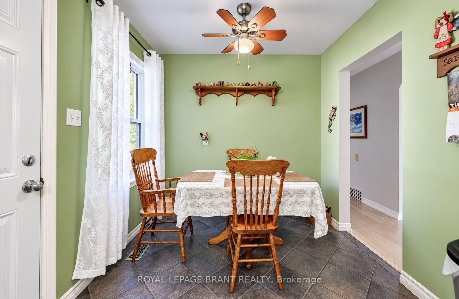 Photo 5 of 582 Grand Valley Drive, Cambridge, Lang's Farm — HOMEH