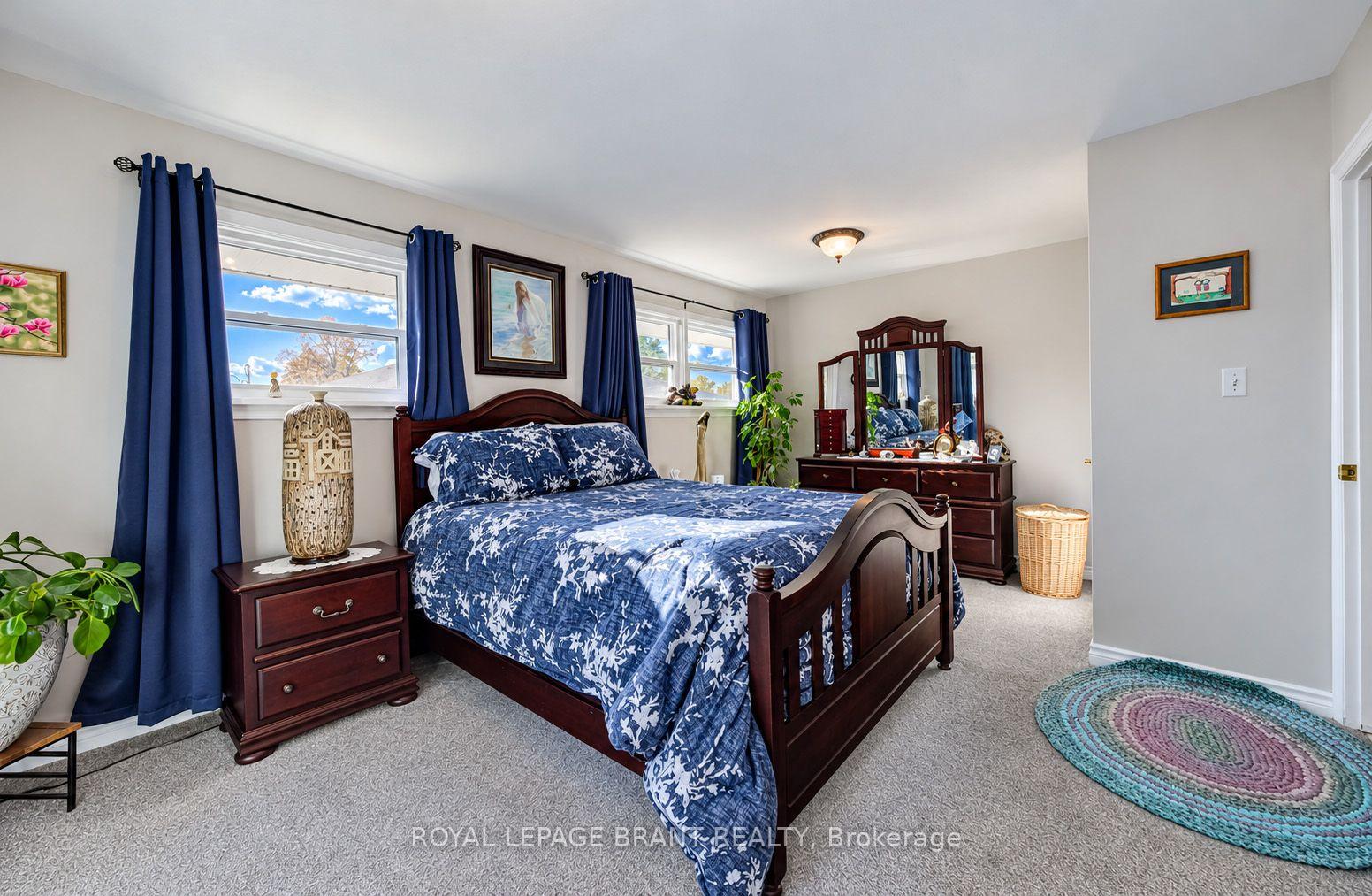 Photo 9 of 582 Grand Valley Drive, Cambridge, Lang's Farm — HOMEH
