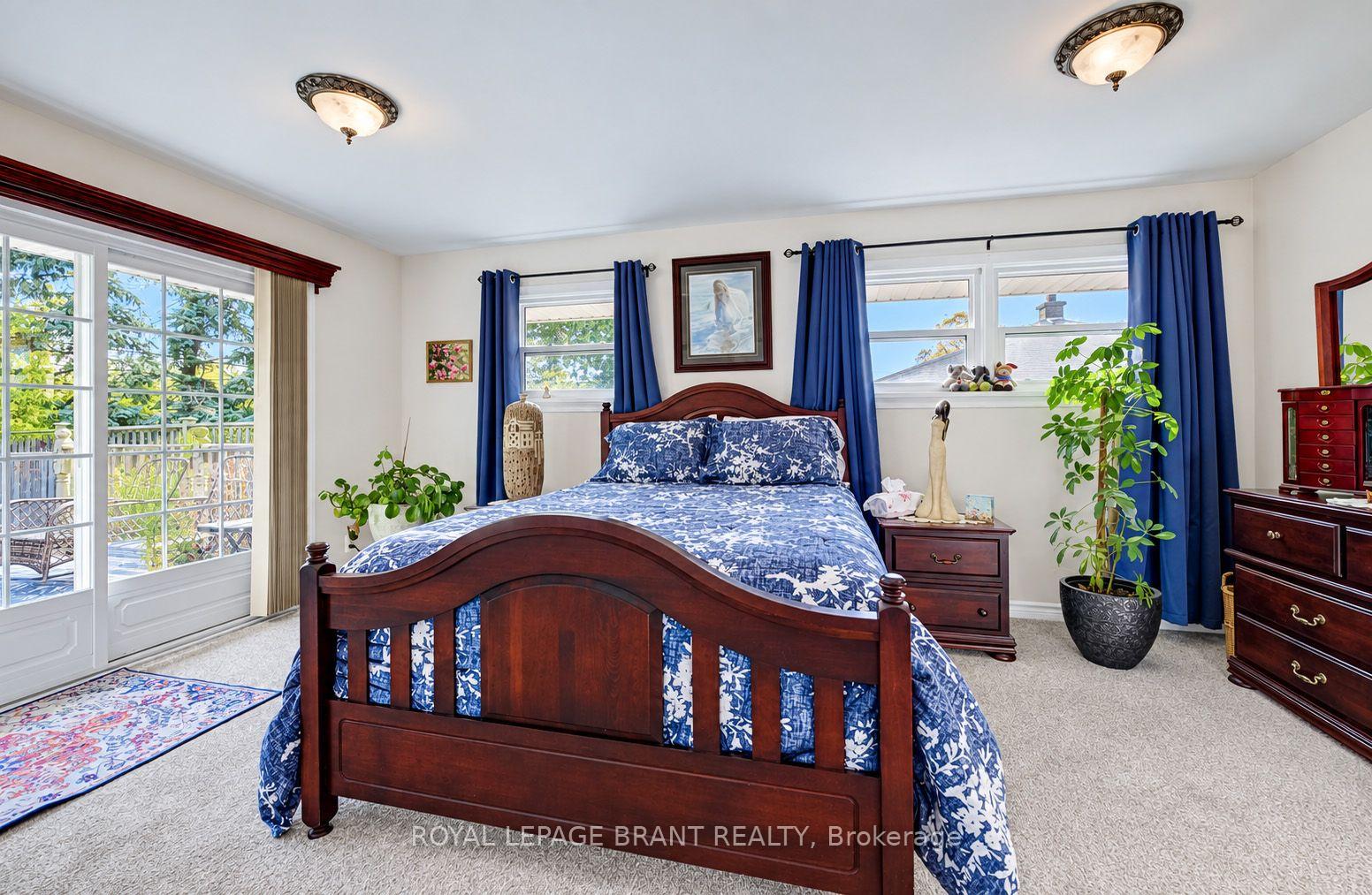 Photo 10 of 582 Grand Valley Drive, Cambridge, Lang's Farm — HOMEH