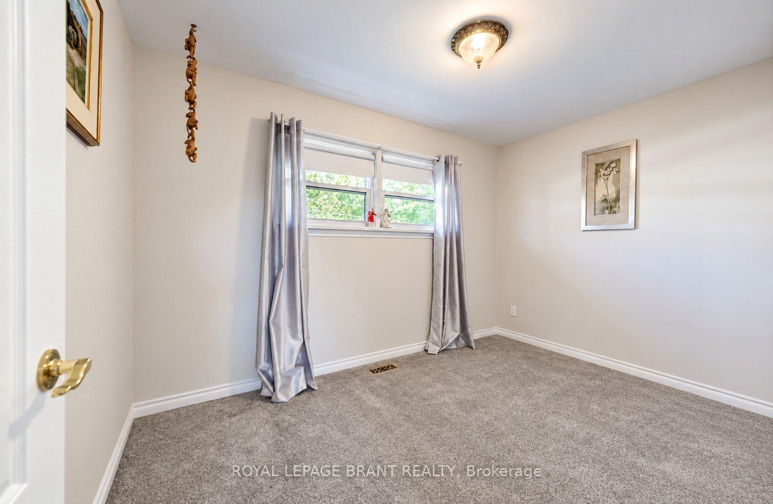 Photo 11 of 582 Grand Valley Drive, Cambridge, Lang's Farm — HOMEH
