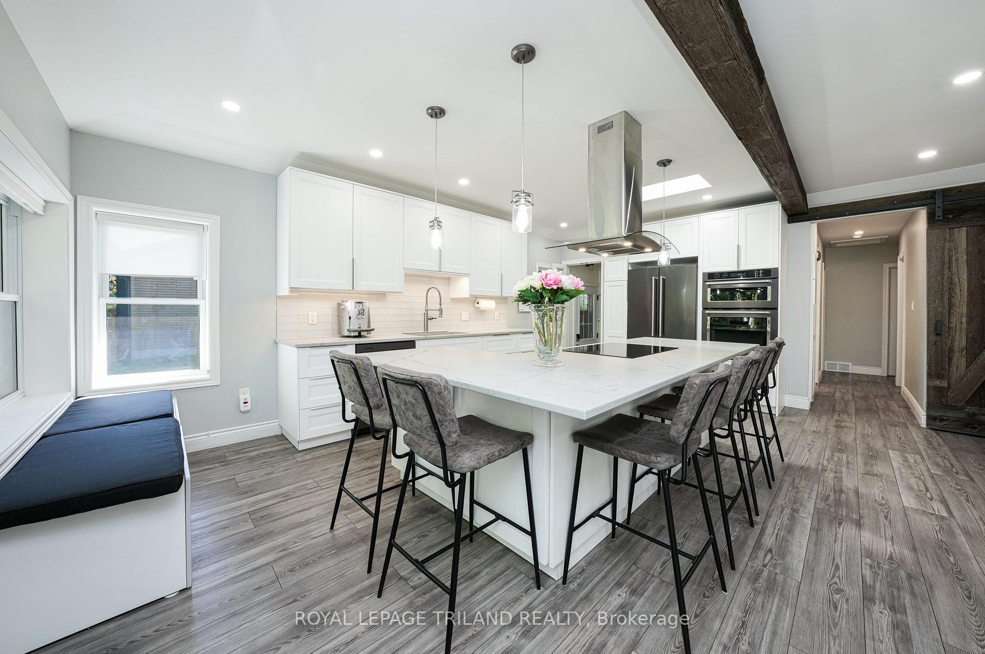 Photo 8 of 351 Reynolds Road, London, South B — HOMEH