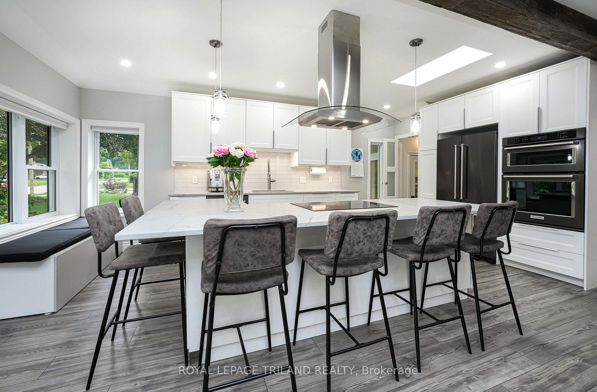 Photo 9 of 351 Reynolds Road, London, South B — HOMEH