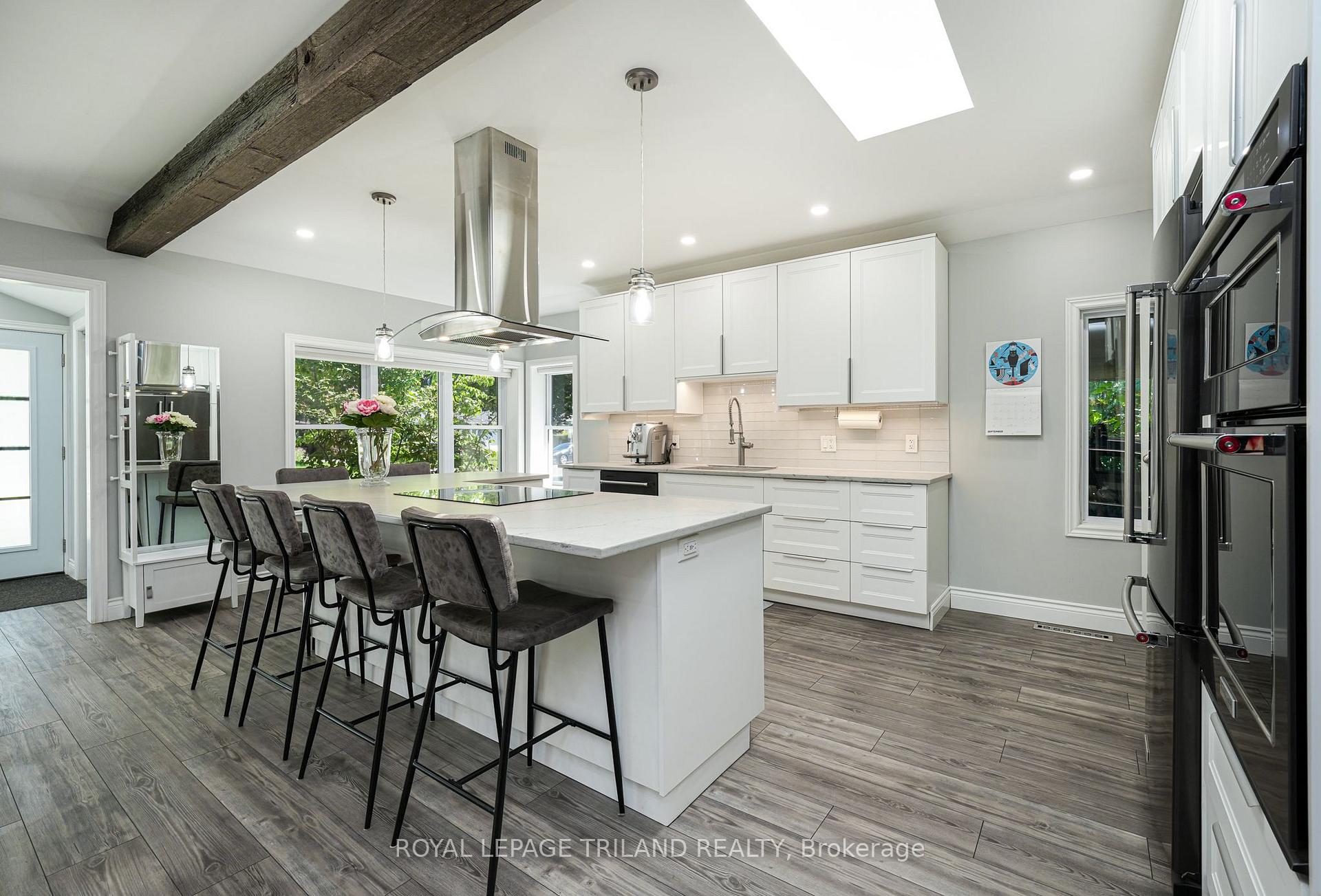 Photo 10 of 351 Reynolds Road, London, South B — HOMEH