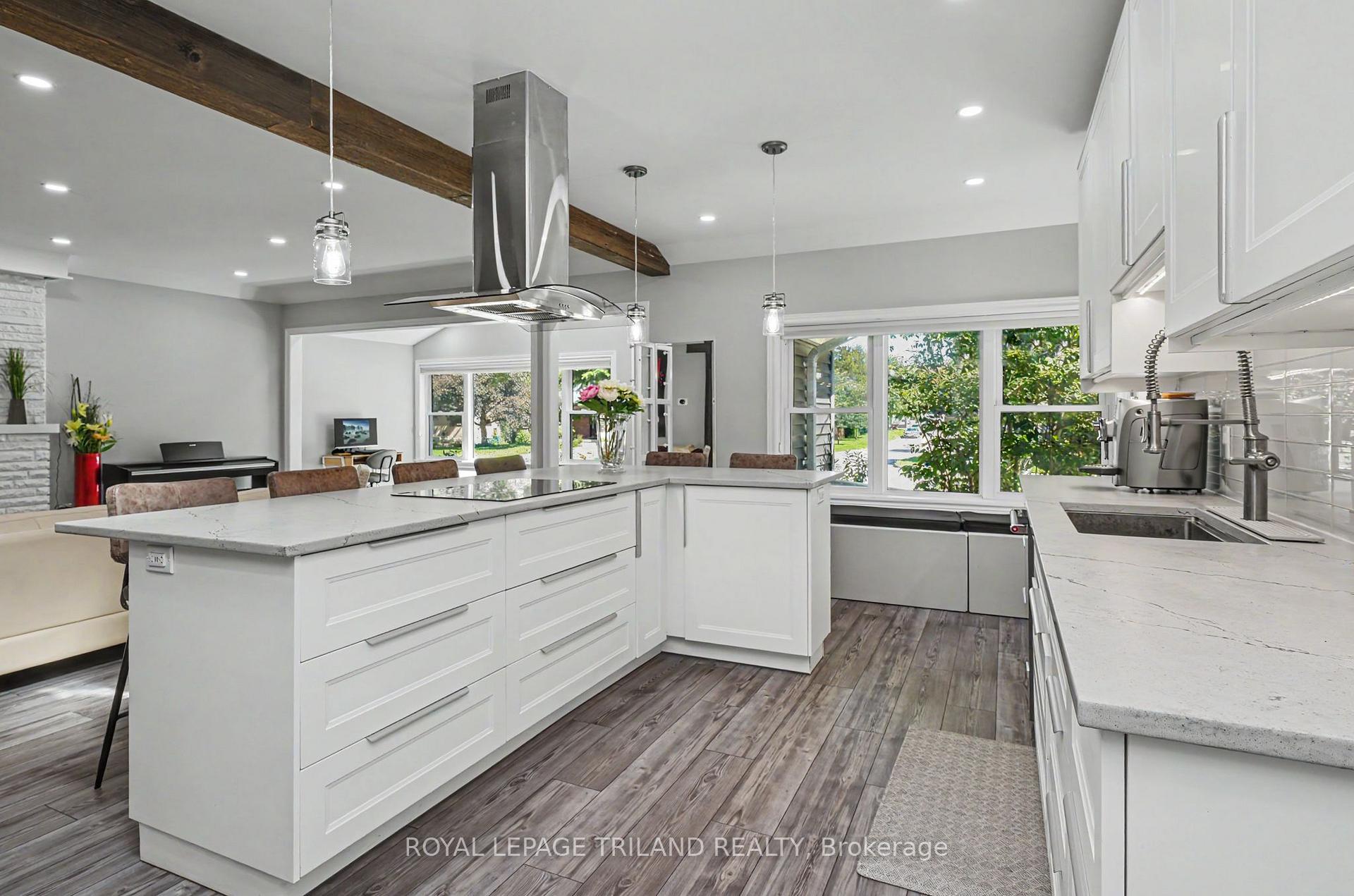 Photo 11 of 351 Reynolds Road, London, South B — HOMEH
