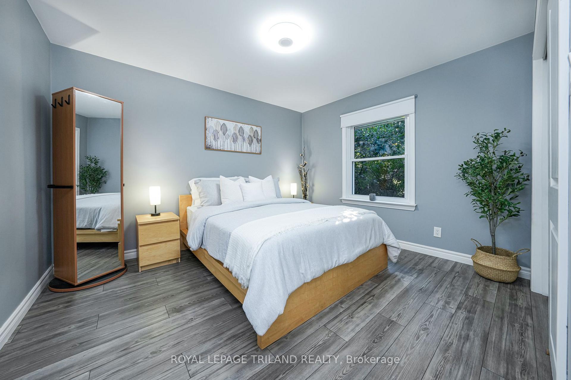 Photo 18 of 351 Reynolds Road, London, South B — HOMEH