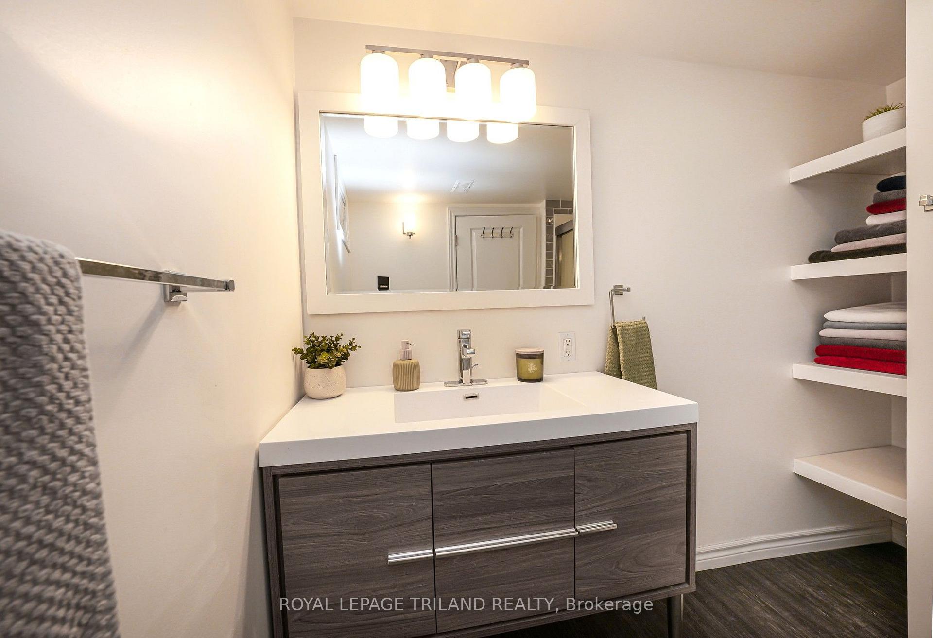 Photo 30 of 351 Reynolds Road, London, South B — HOMEH