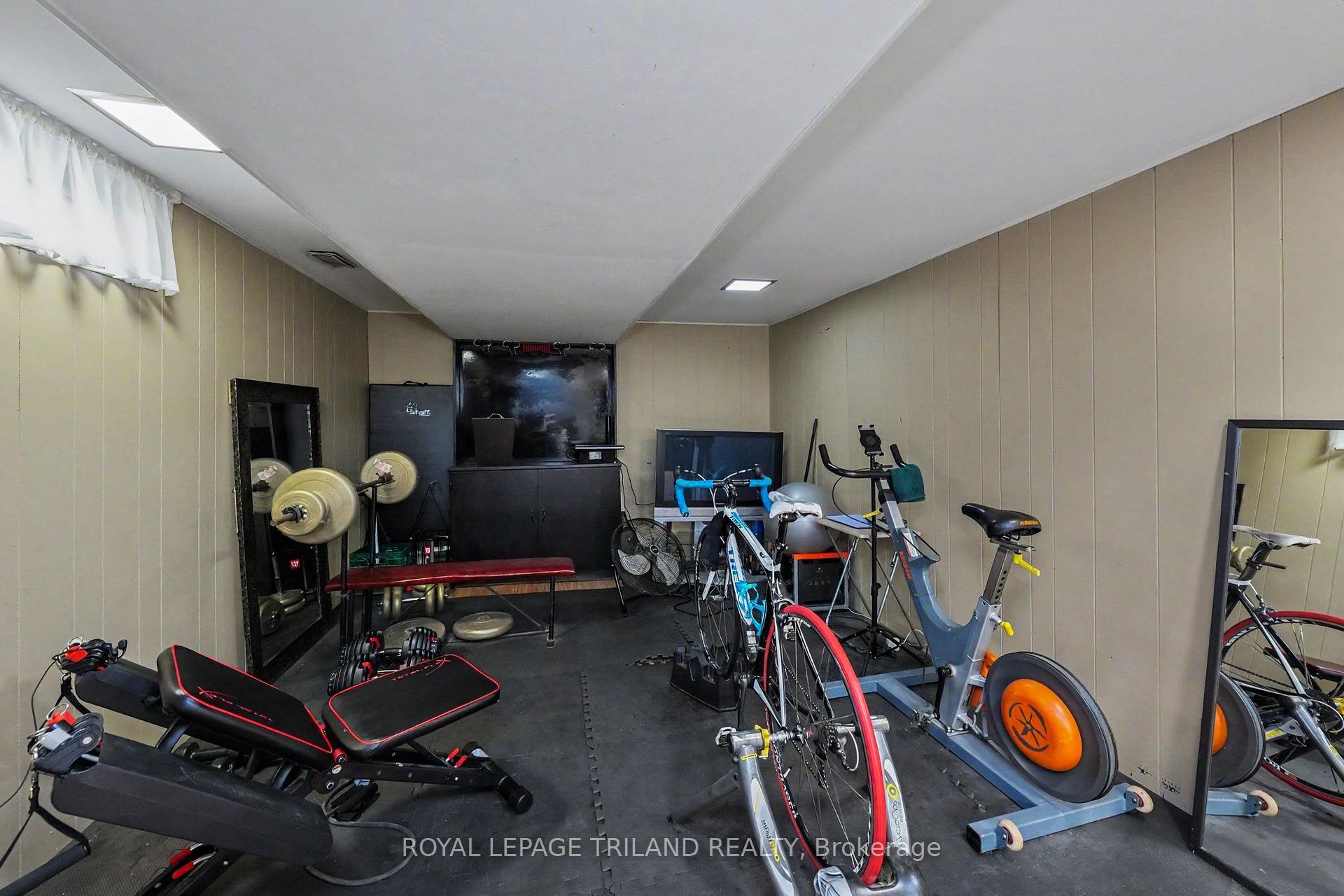 Photo 33 of 351 Reynolds Road, London, South B — HOMEH