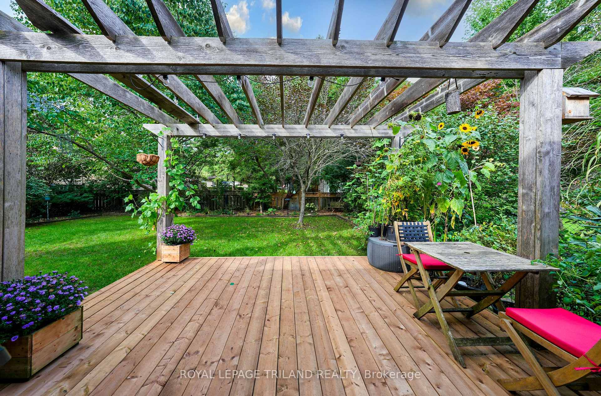 Photo 34 of 351 Reynolds Road, London, South B — HOMEH