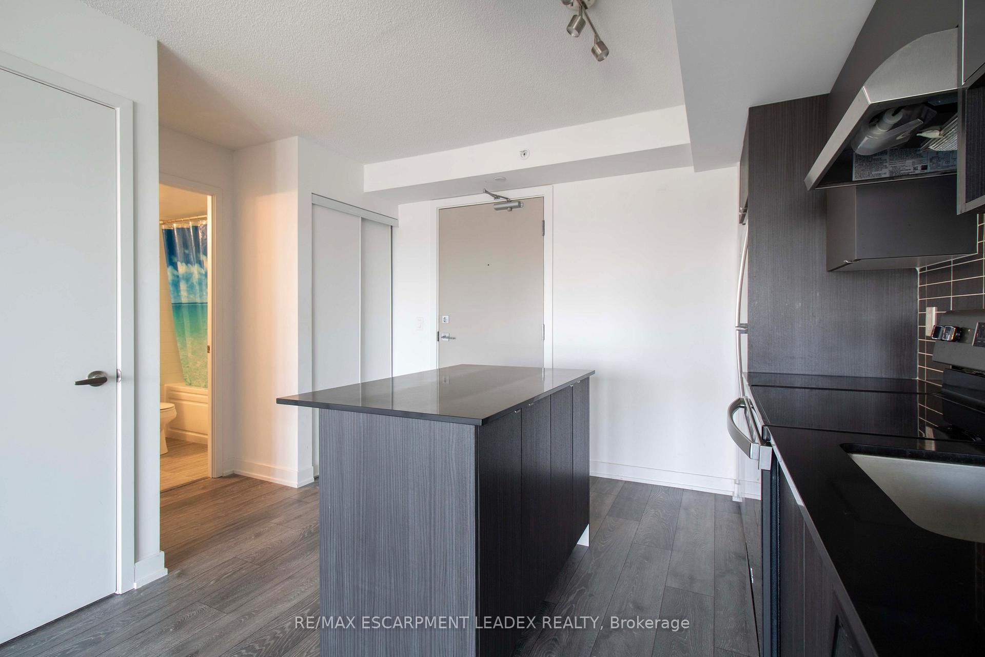 Photo 13 of Unit A405, 1117 Cooke Boulevard, Burlington, LaSalle — HOMEH