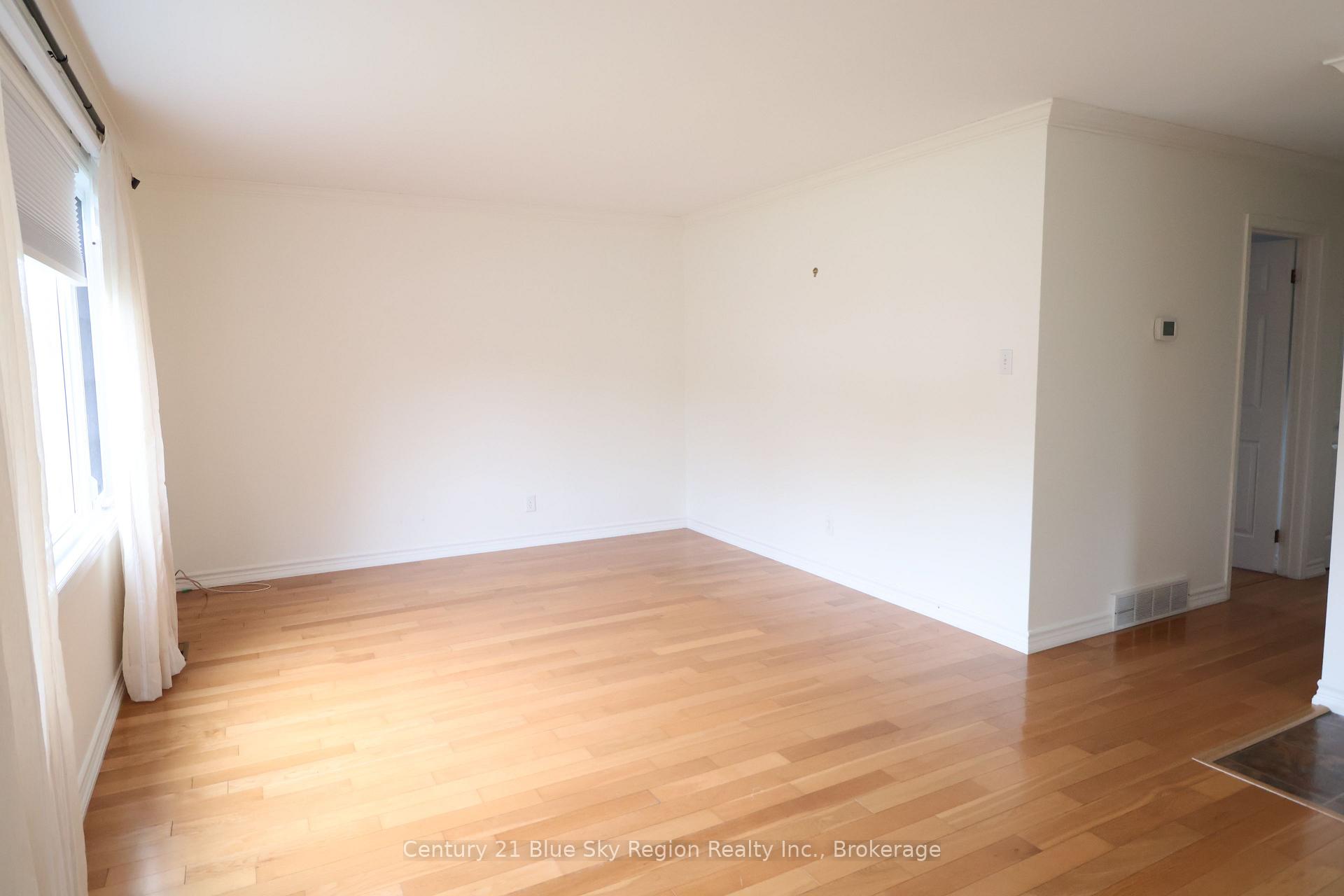 Photo 6 of 107 Strathcona Drive, North Bay, Ferris — HOMEH