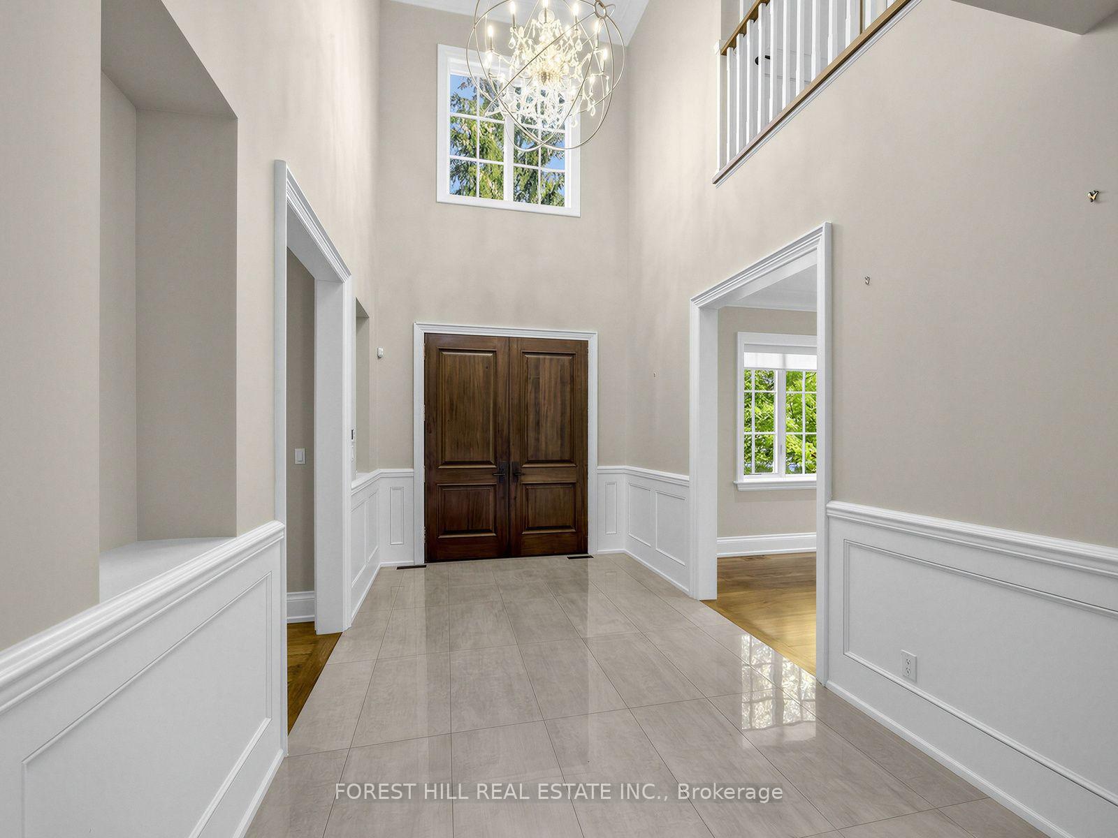 Photo 3 of 302 Pinehurst Drive W, Oakville, Ford — HOMEH