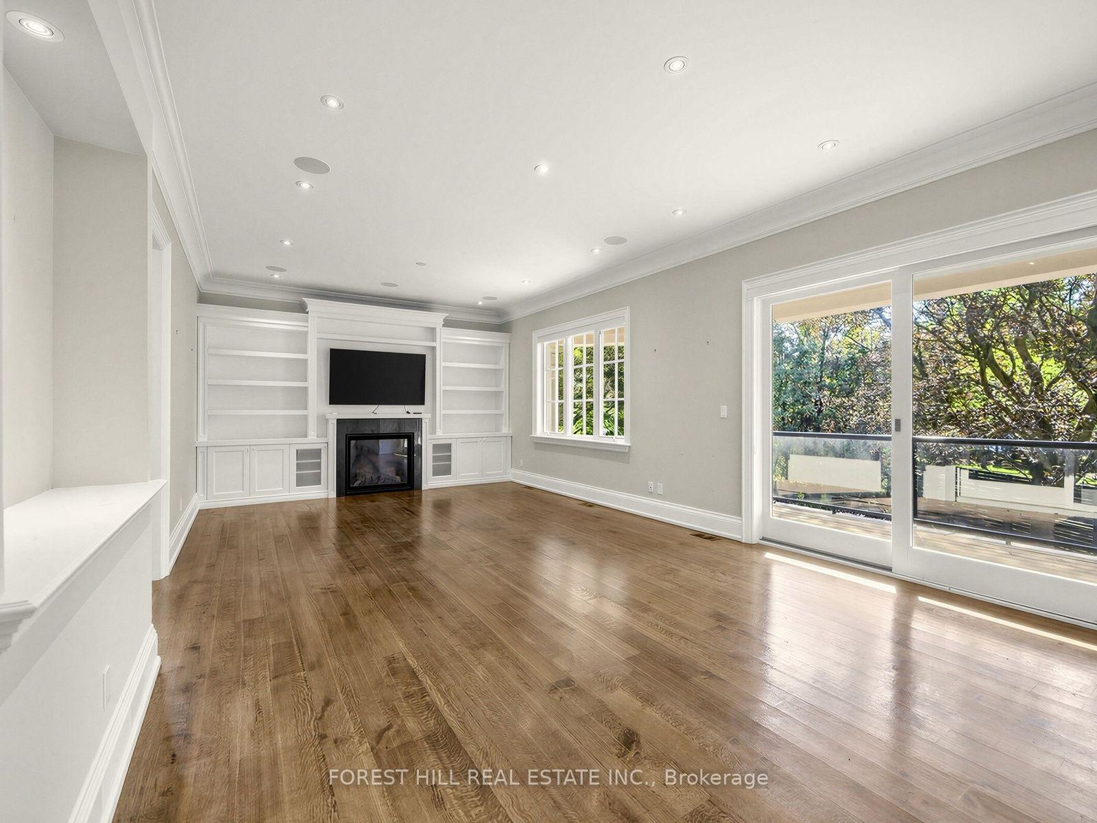 Photo 7 of 302 Pinehurst Drive W, Oakville, Ford — HOMEH