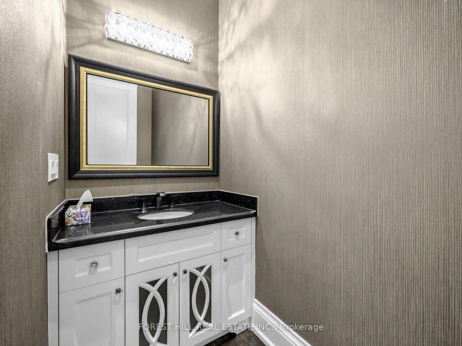 Photo 17 of 302 Pinehurst Drive W, Oakville, Ford — HOMEH