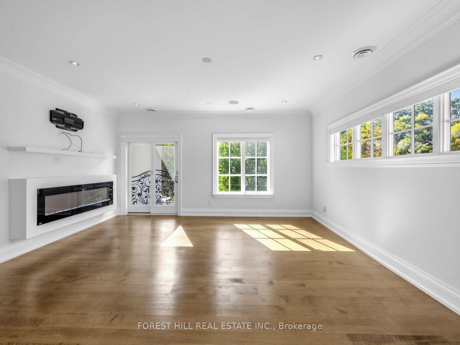 Photo 19 of 302 Pinehurst Drive W, Oakville, Ford — HOMEH