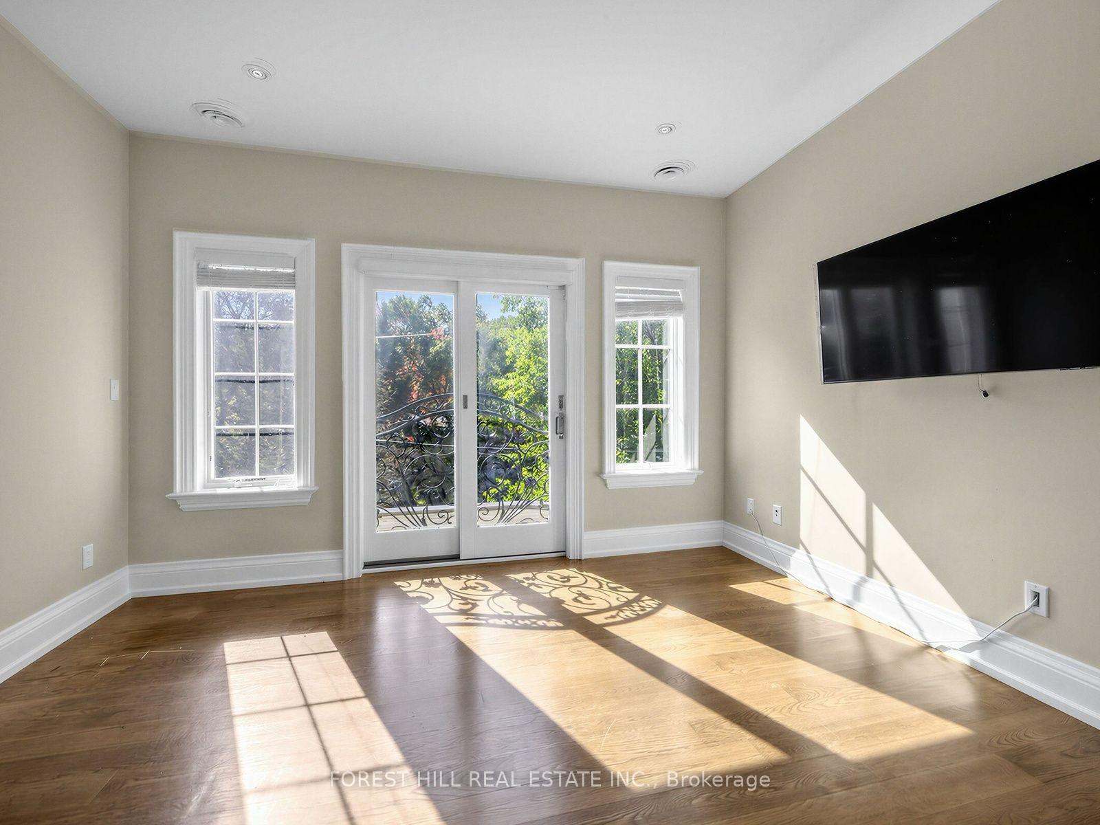 Photo 26 of 302 Pinehurst Drive W, Oakville, Ford — HOMEH