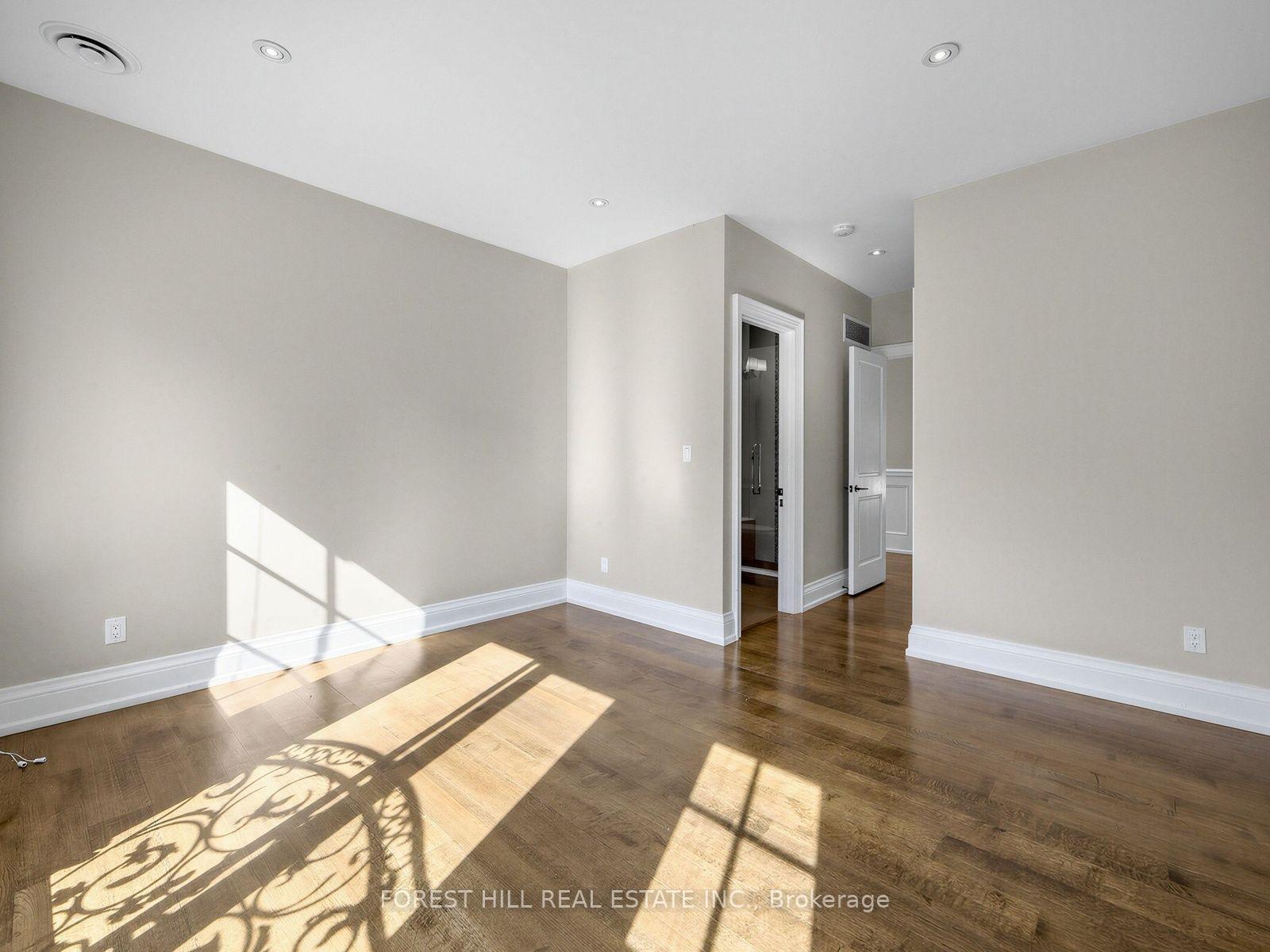 Photo 29 of 302 Pinehurst Drive W, Oakville, Ford — HOMEH