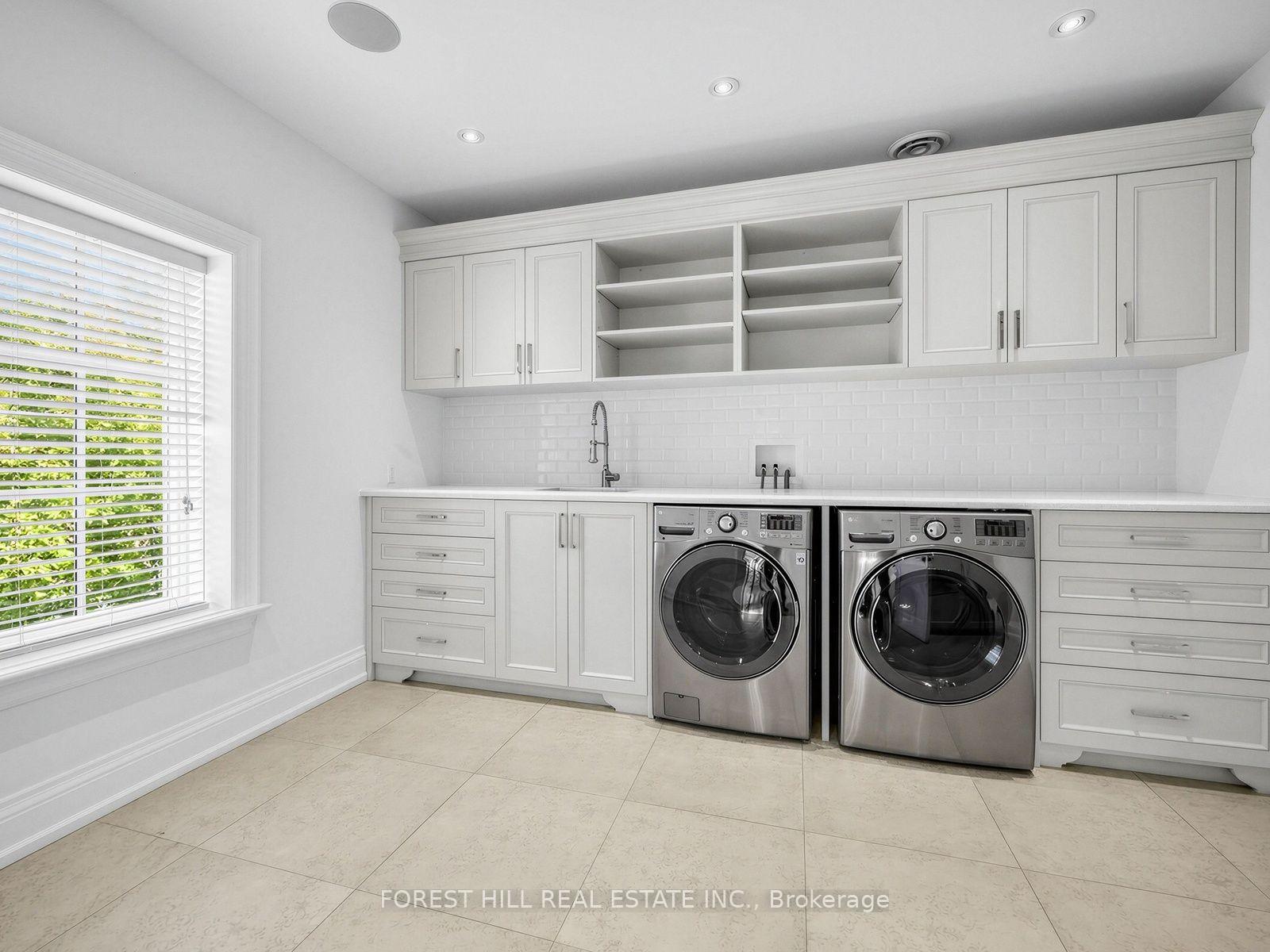 Photo 40 of 302 Pinehurst Drive W, Oakville, Ford — HOMEH