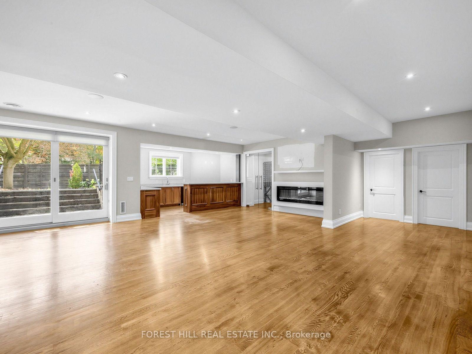 Photo 43 of 302 Pinehurst Drive W, Oakville, Ford — HOMEH