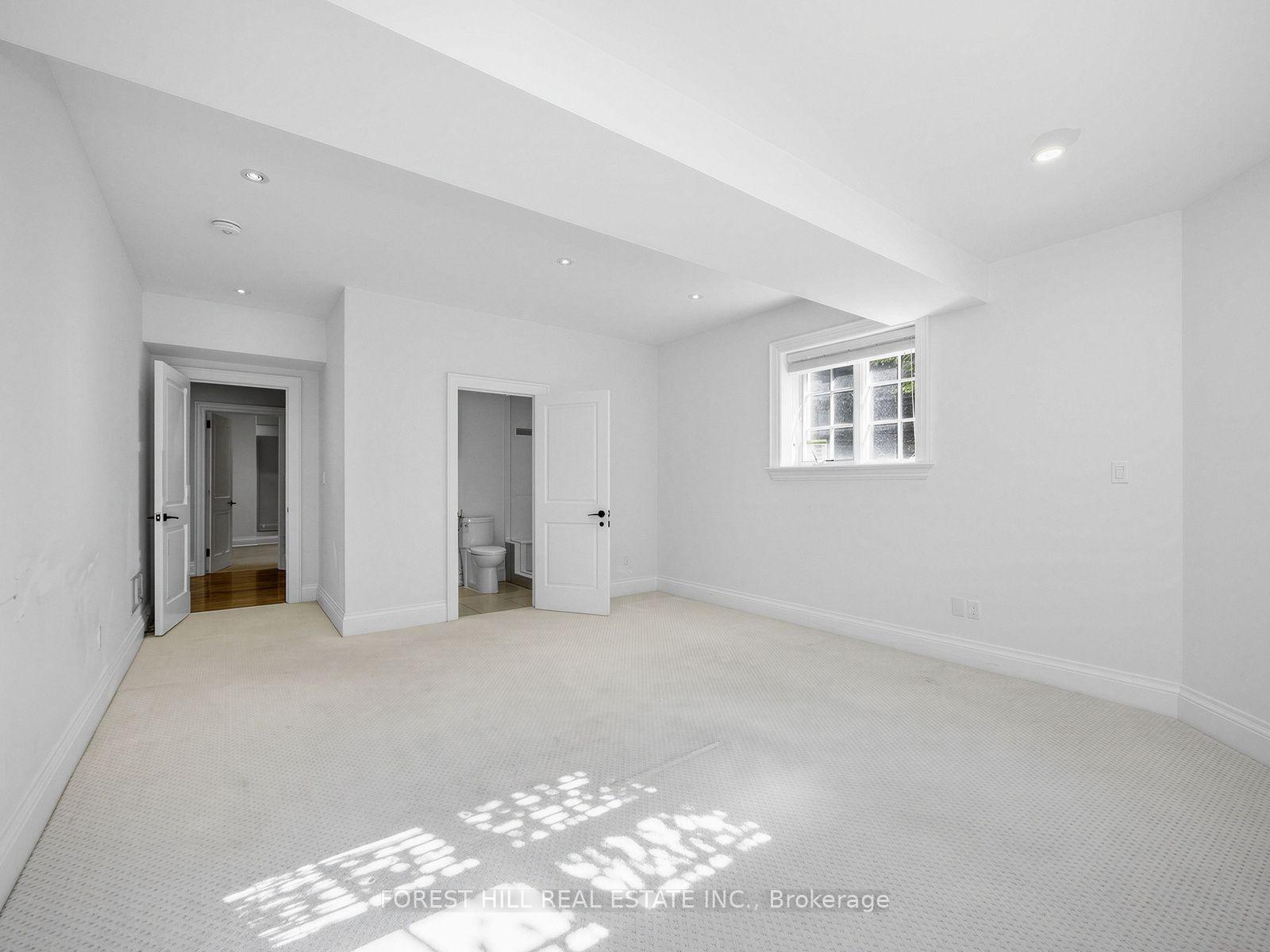 Photo 47 of 302 Pinehurst Drive W, Oakville, Ford — HOMEH