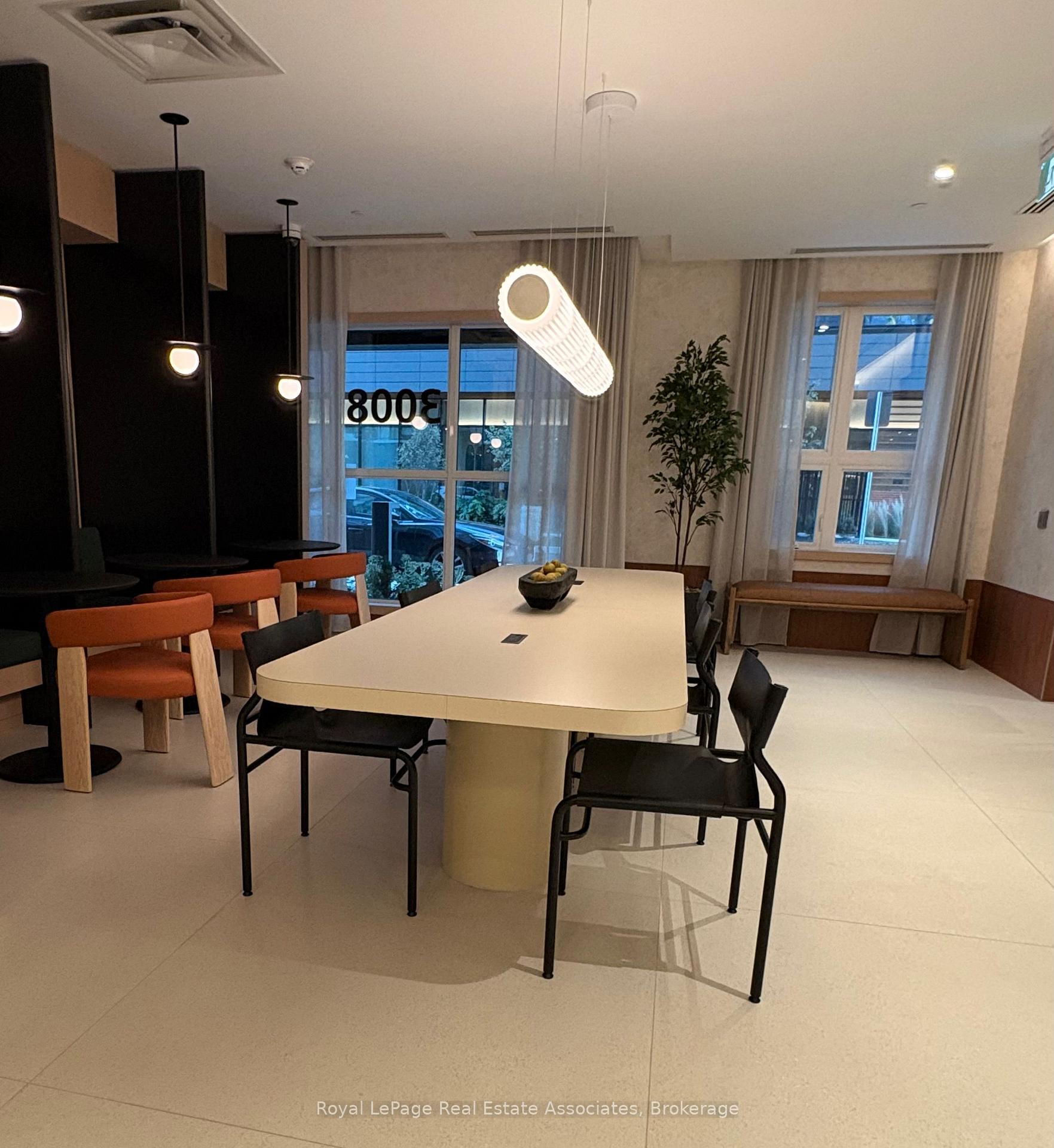 Photo 2 of Unit 613, 3008 William Cutmore Boulevard, Oakville, Joshua Meadows — HOMEH