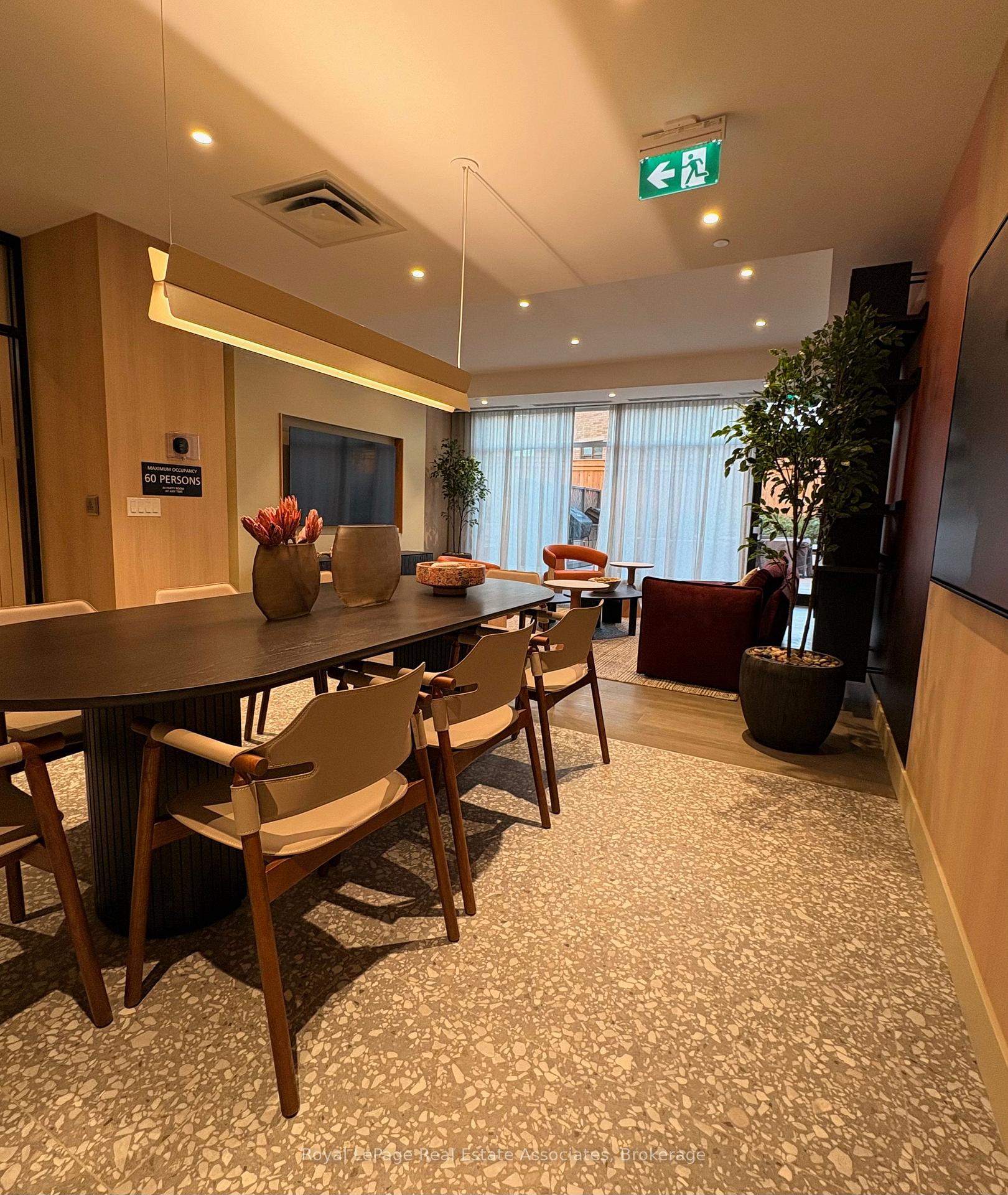Photo 4 of Unit 613, 3008 William Cutmore Boulevard, Oakville, Joshua Meadows — HOMEH