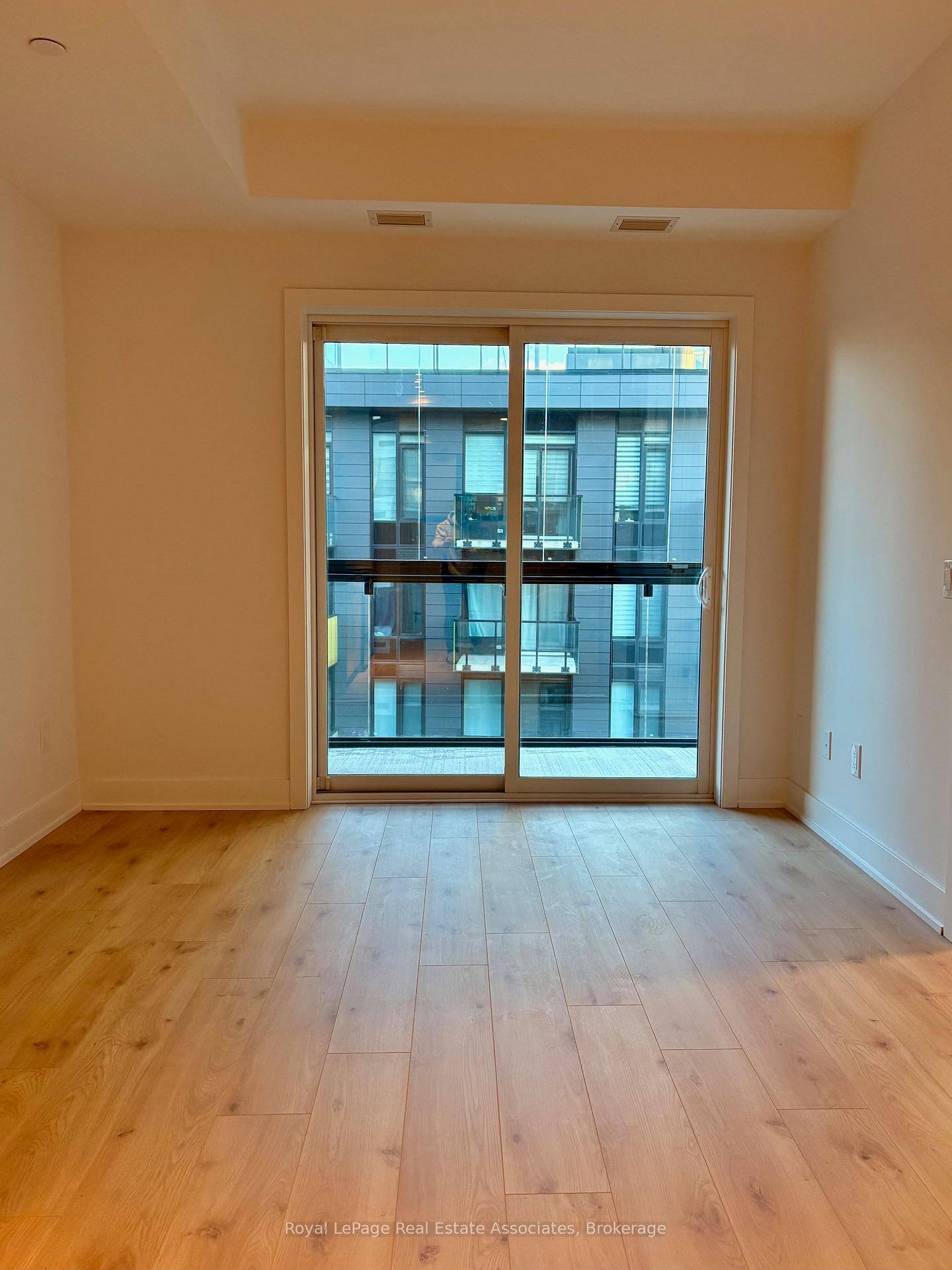 Photo 16 of Unit 613, 3008 William Cutmore Boulevard, Oakville, Joshua Meadows — HOMEH