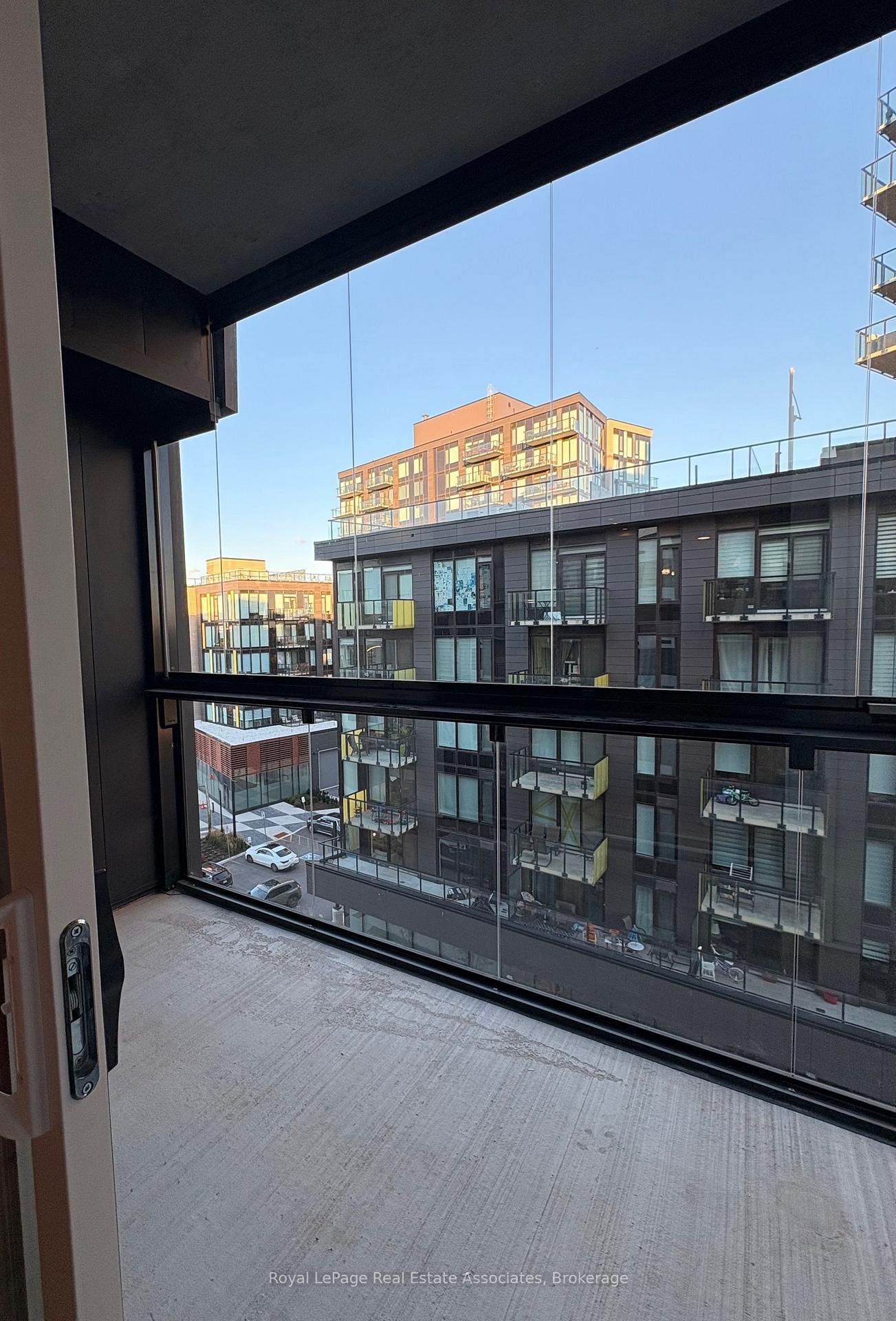 Photo 18 of Unit 613, 3008 William Cutmore Boulevard, Oakville, Joshua Meadows — HOMEH